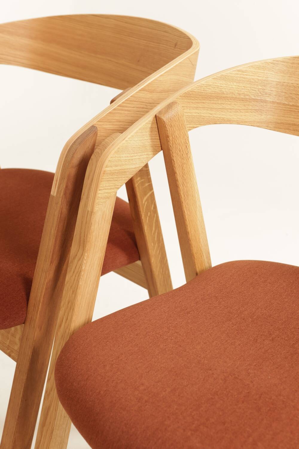 Set of 6 Dining Chairs – Natural Oak & Terracota Upholstery