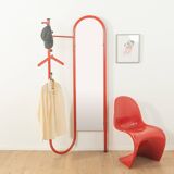 Porte-manteau postmoderne Schönbuch en métal laqué rouge avec miroir, années 1980