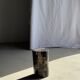 Table d'appoint en bois pétrifié noir