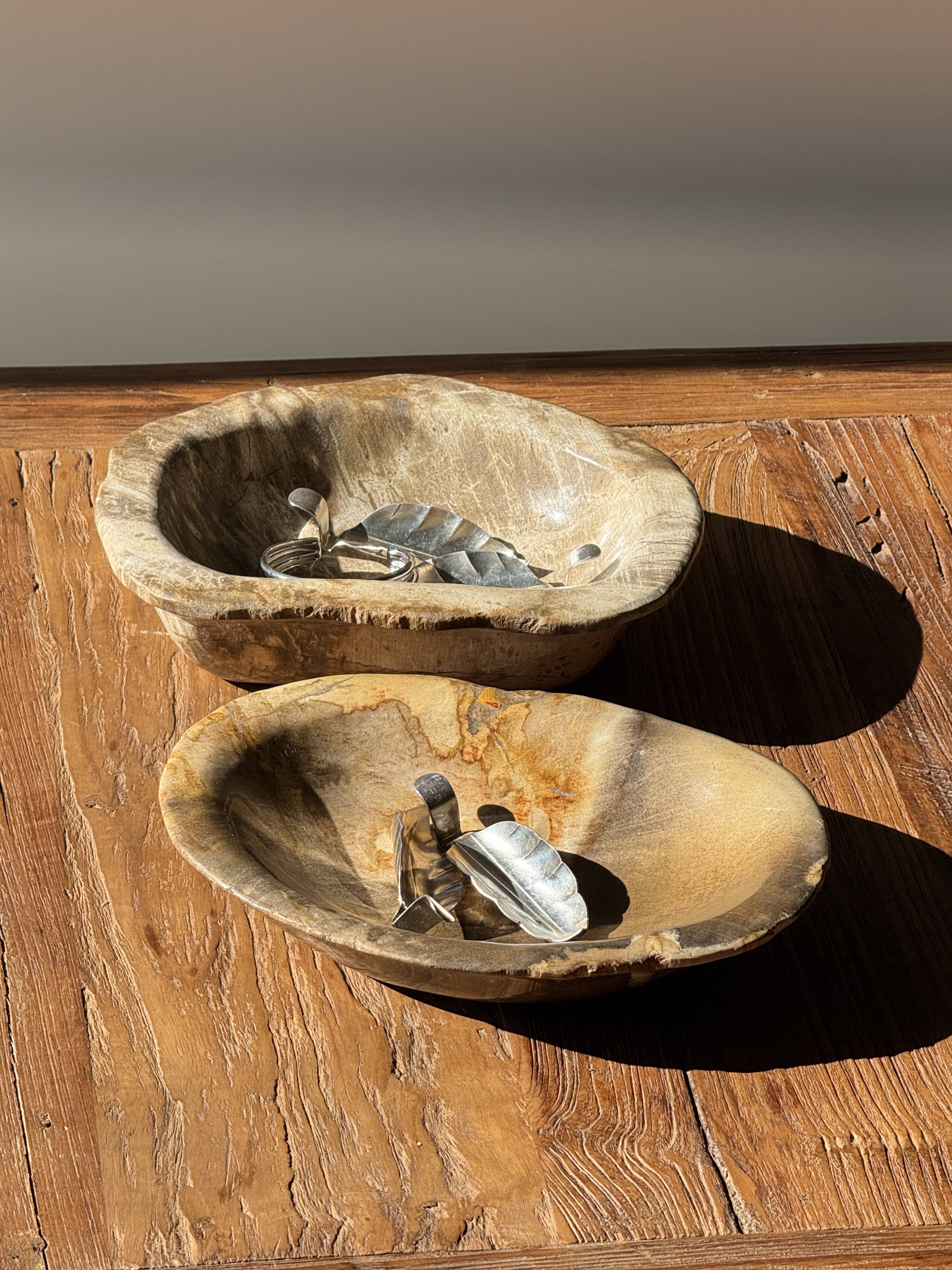Dark beige oval petrified wood bowl 25x19 - 3782