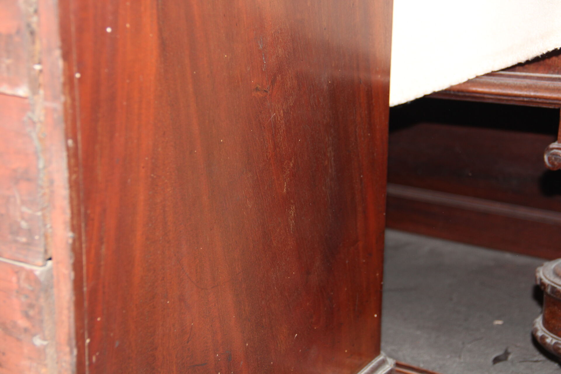 Louis Philippe chest of drawers, 19th century, in mahogany, Sainte-Anne marble