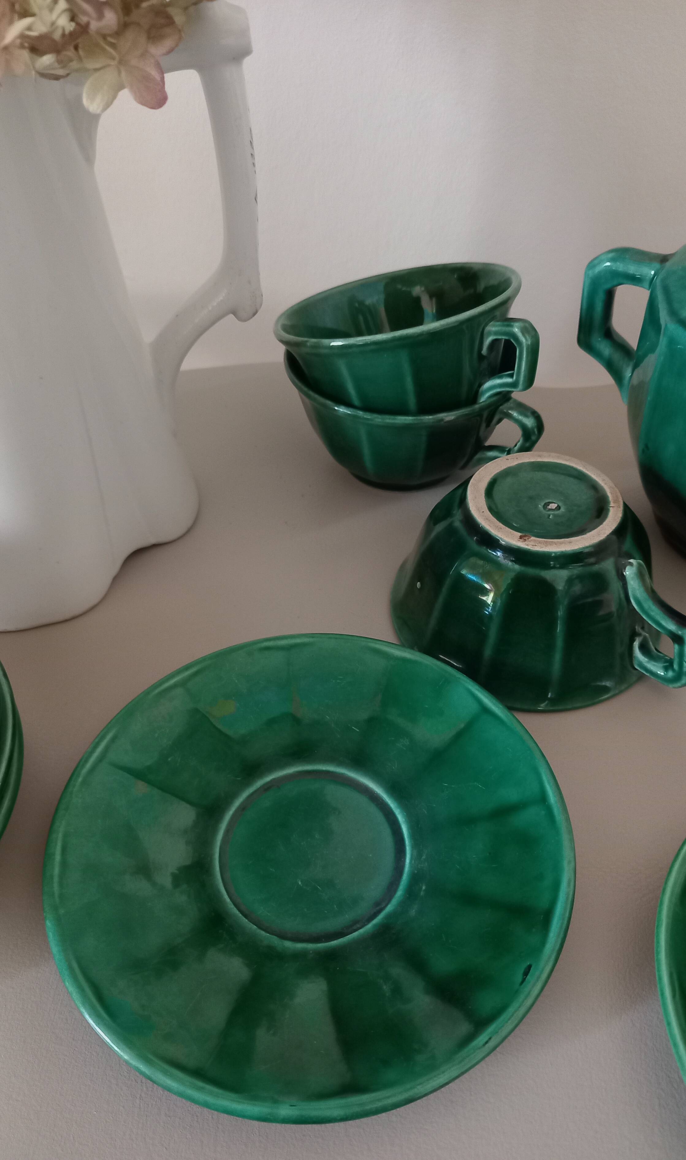 Iridescent green tea or coffee service in Lunéville K&G earthenware. 6 cups and an Art Deco sugar bowl