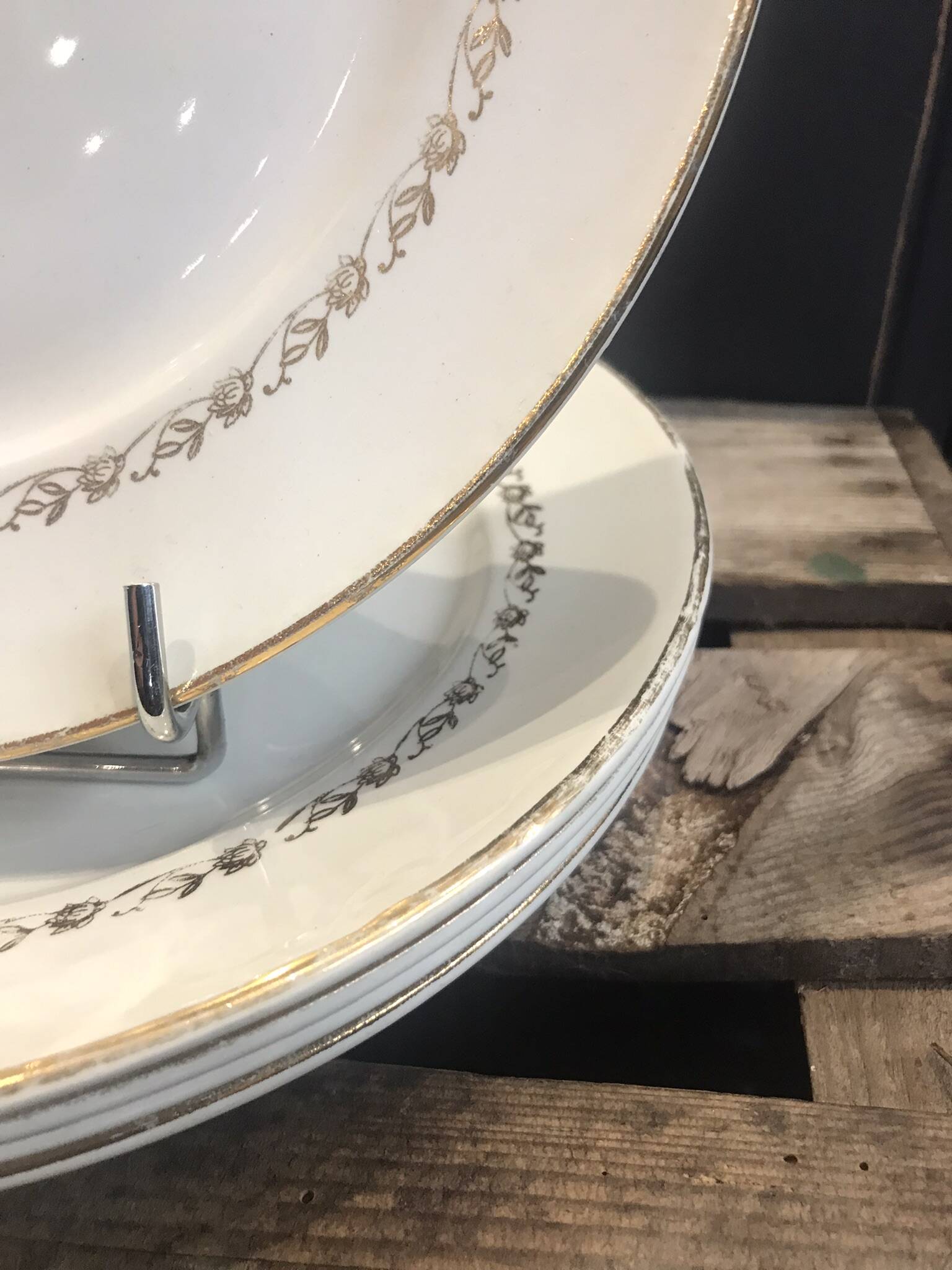 5 flat plates from Moulin des Loups, Orchies