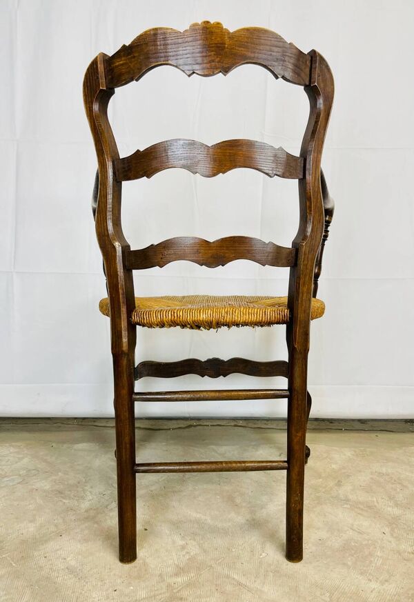 Fauteuil en bois paillé