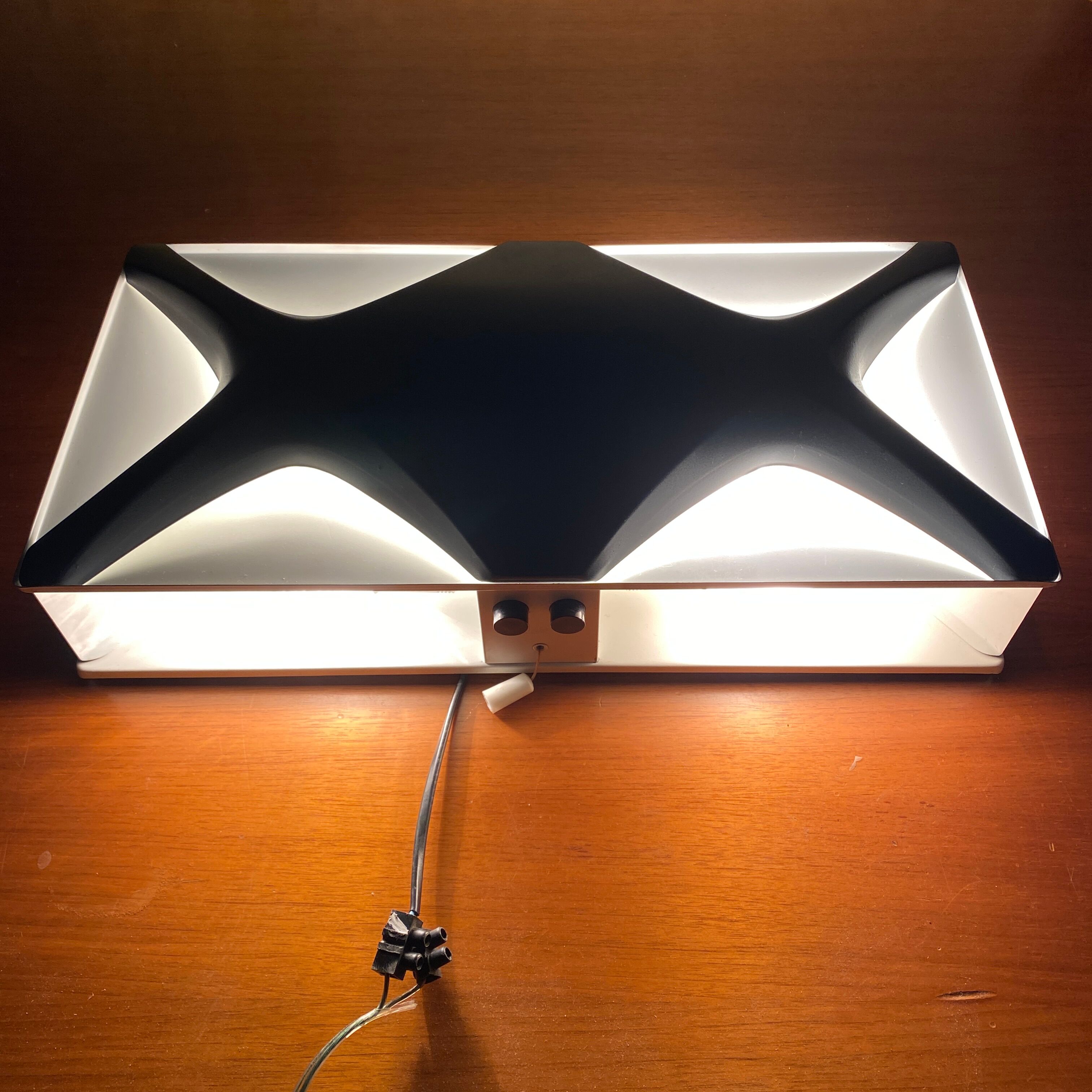 Wall lamp "Oyster" by Dietter Witte for Staff Leuchten. 1968