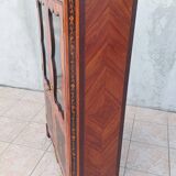 Louis XVI display cabinet in rosewood and amaranth veneer.