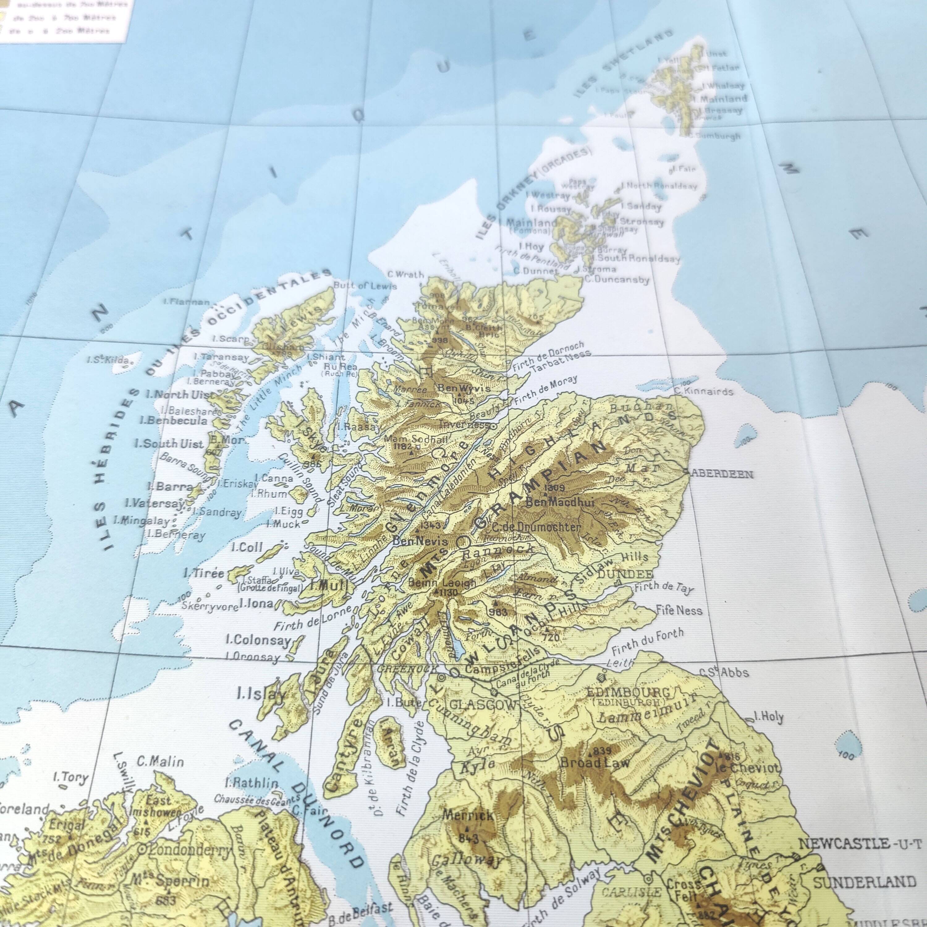 Vintage map of Great Britain and Ireland 43x43cm from 1950