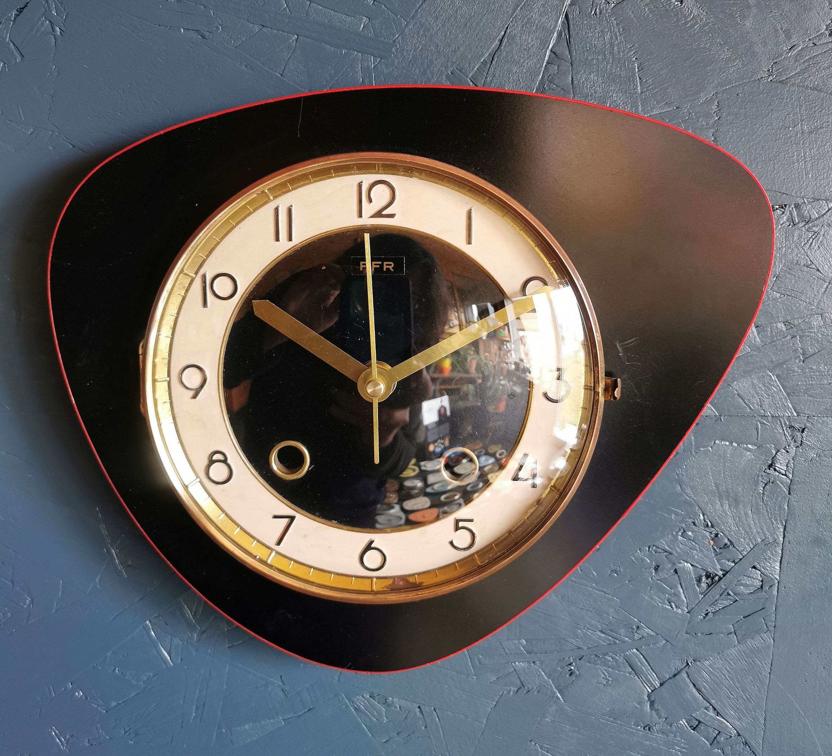 Vintage formica clock silent wall clock asymmetrical "FFR black red"
