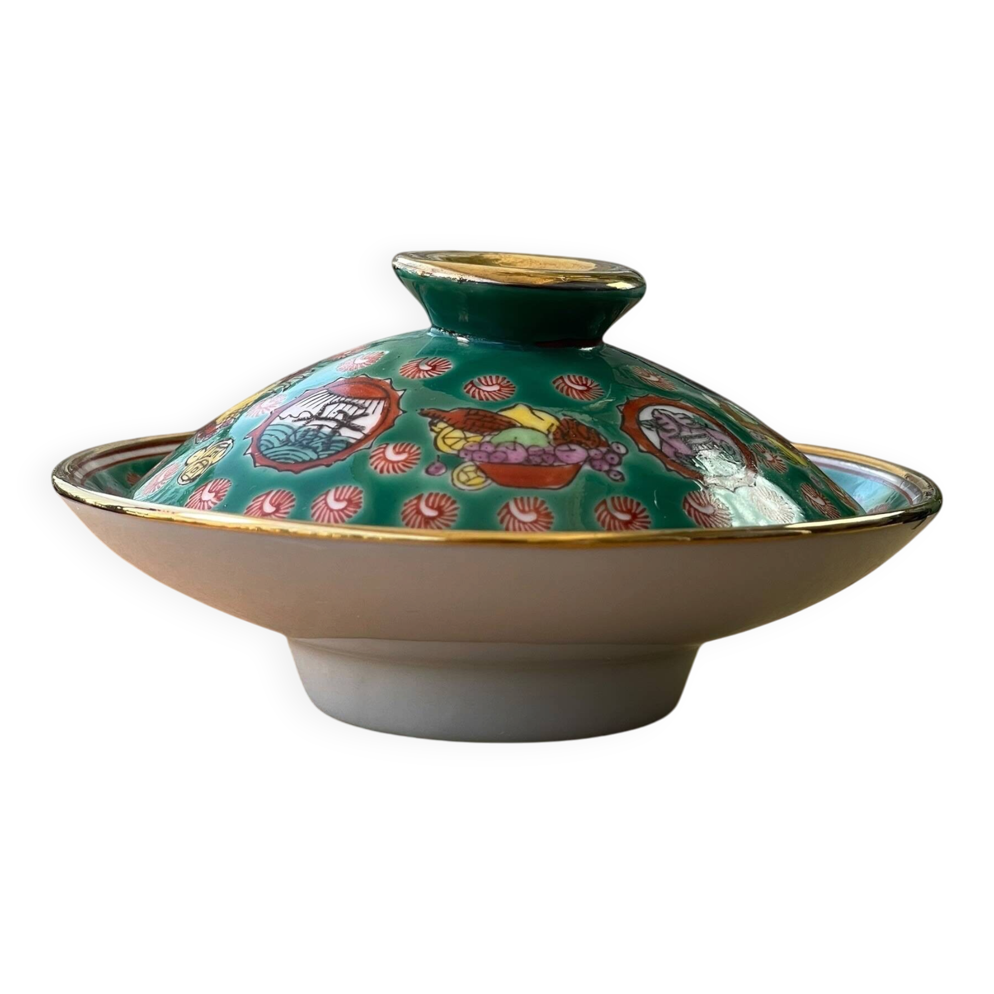 Small covered Chinese porcelain dish, Wan Shou decoration, 1970s-80s.