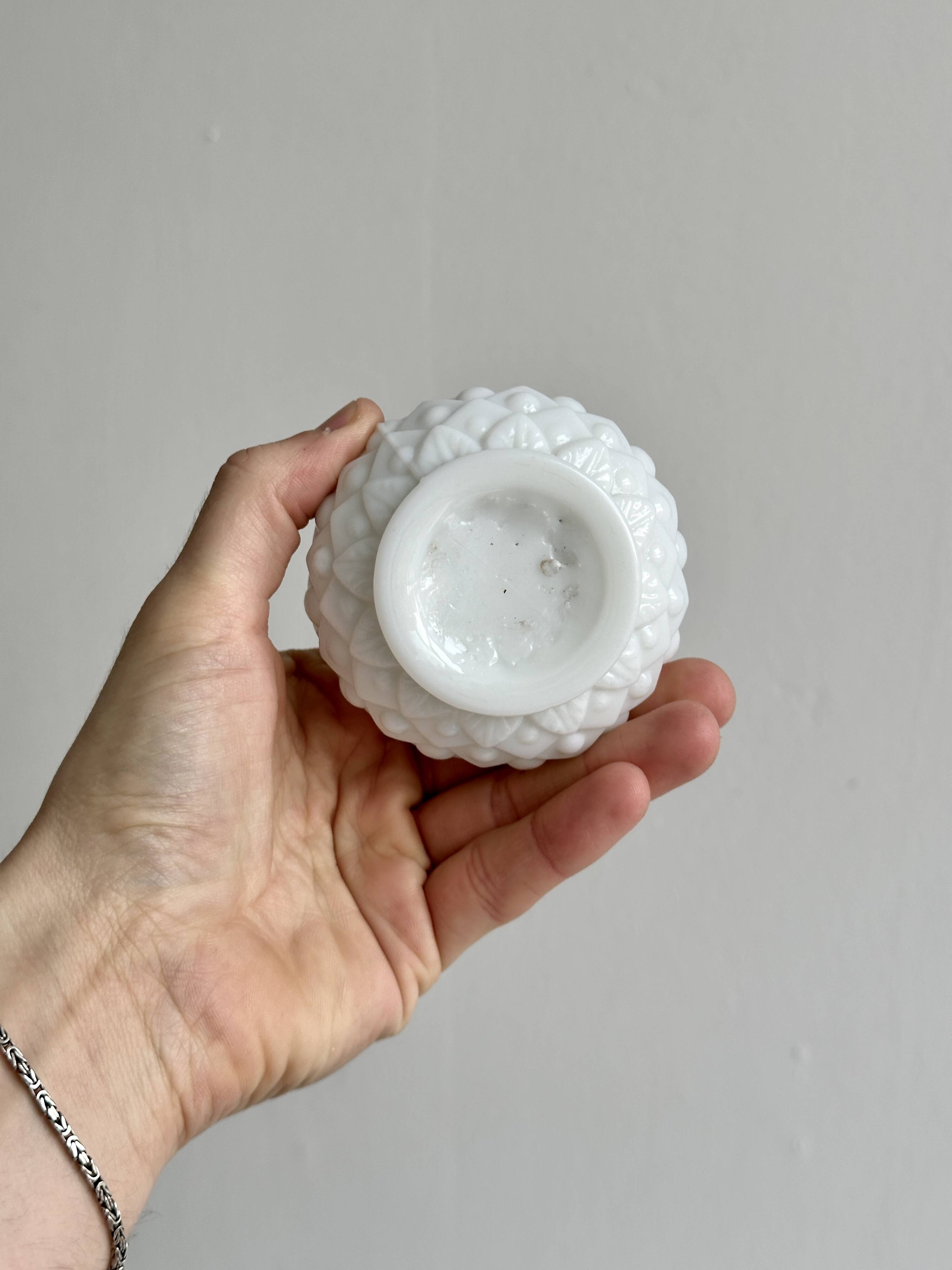 White opaline glass soliflore vase