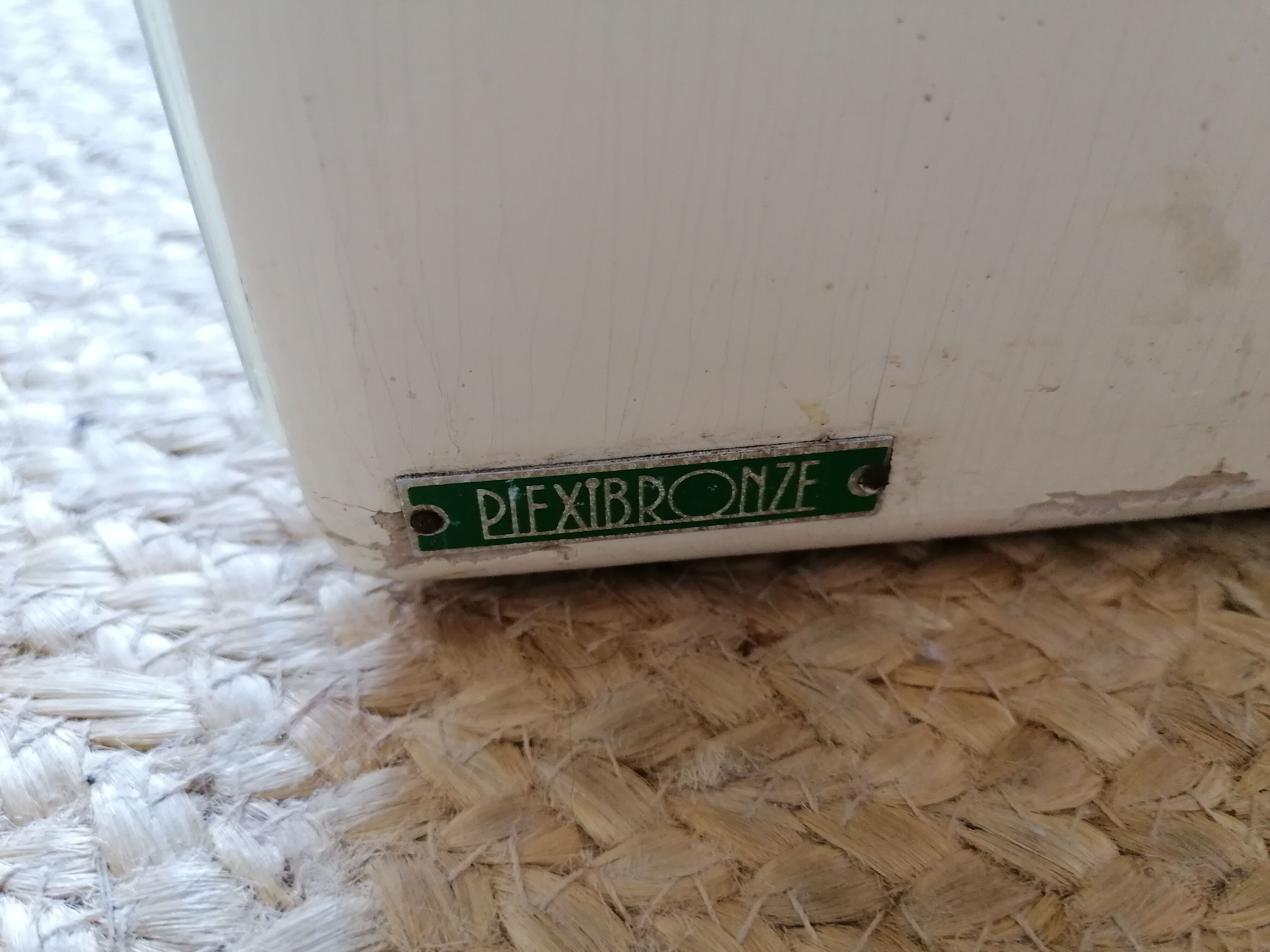 Storage with drawers to lay or fix "Plexibronze"