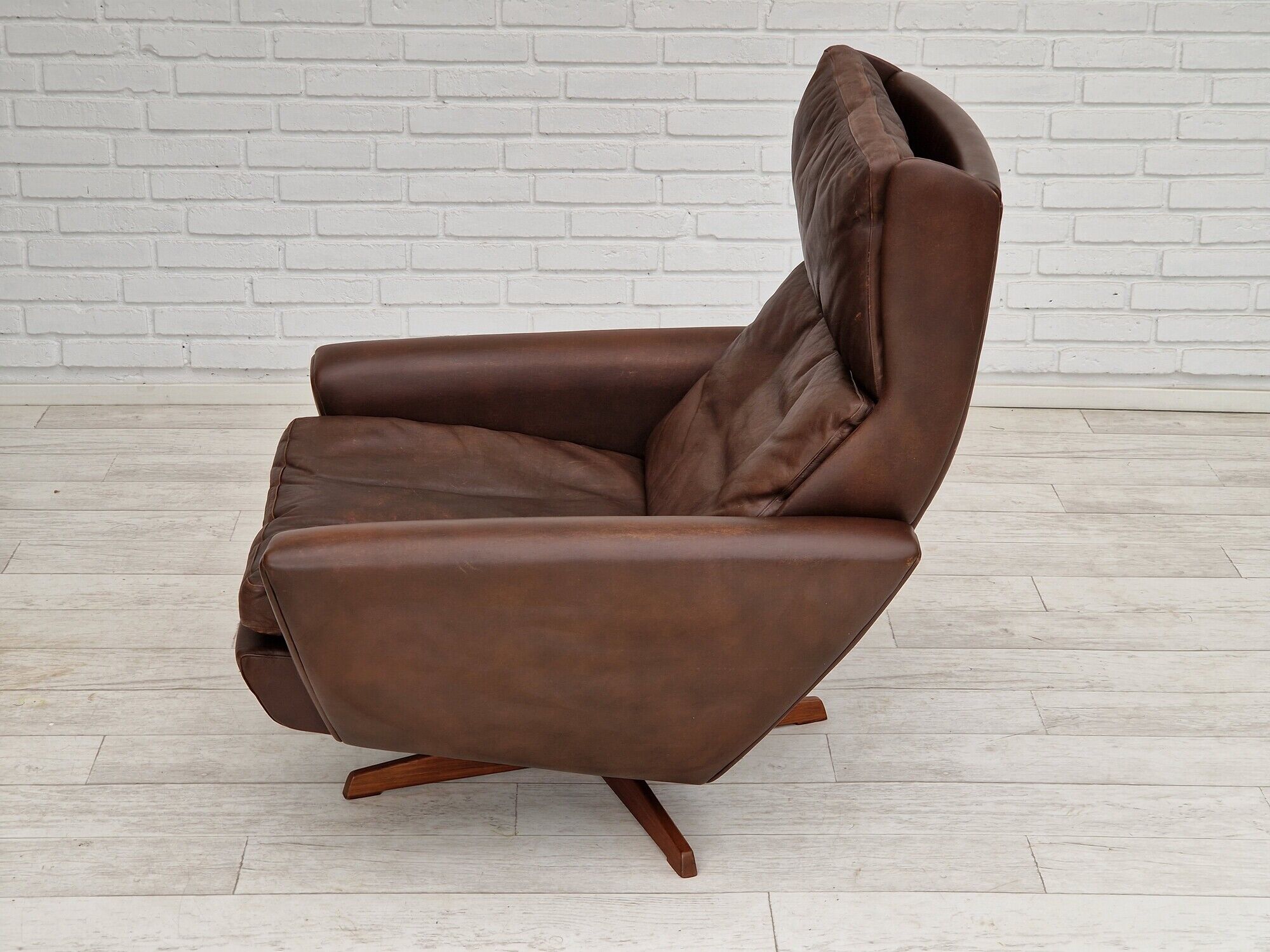 1970s, Danish design by Georg Thams for Vejen Møbelfabrik, swivel wingback relax chair.
