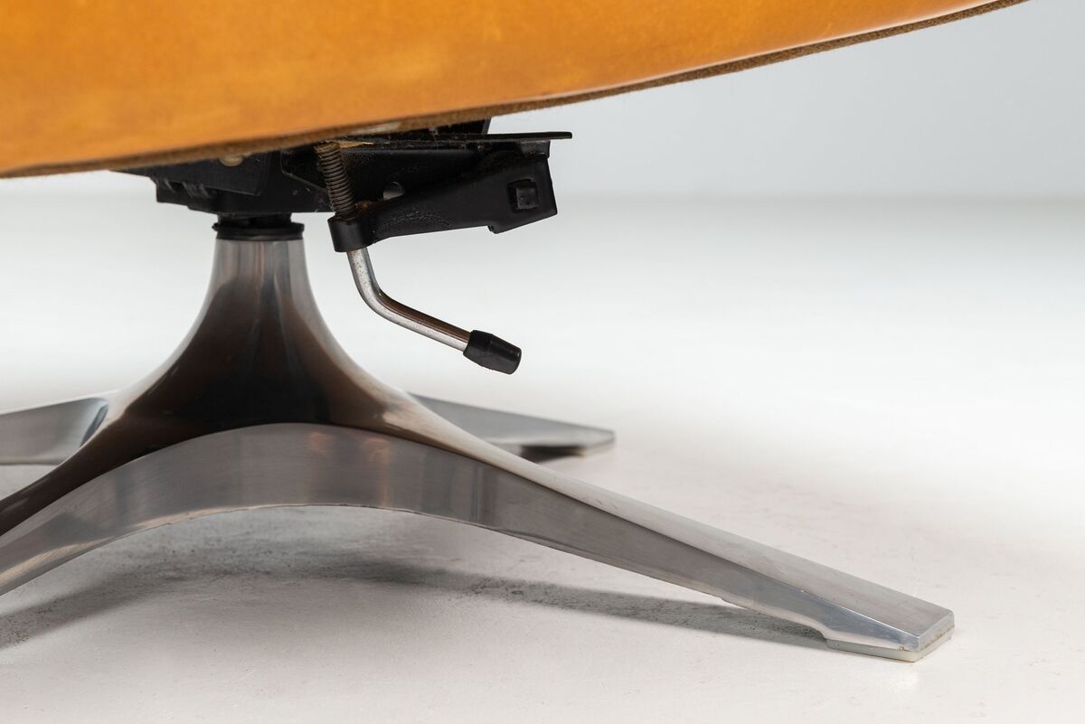 De Sede DS-31 high-back lounge chair in natural leather, Switzerland, 1970