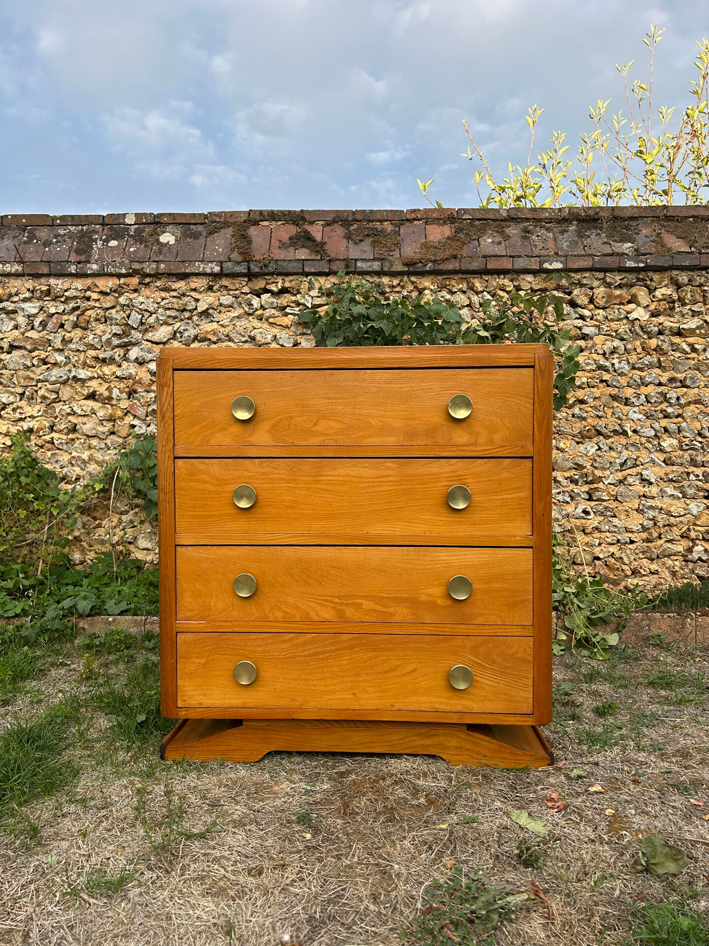 Art Deco chest of drawers with 4 drawers in light wood
