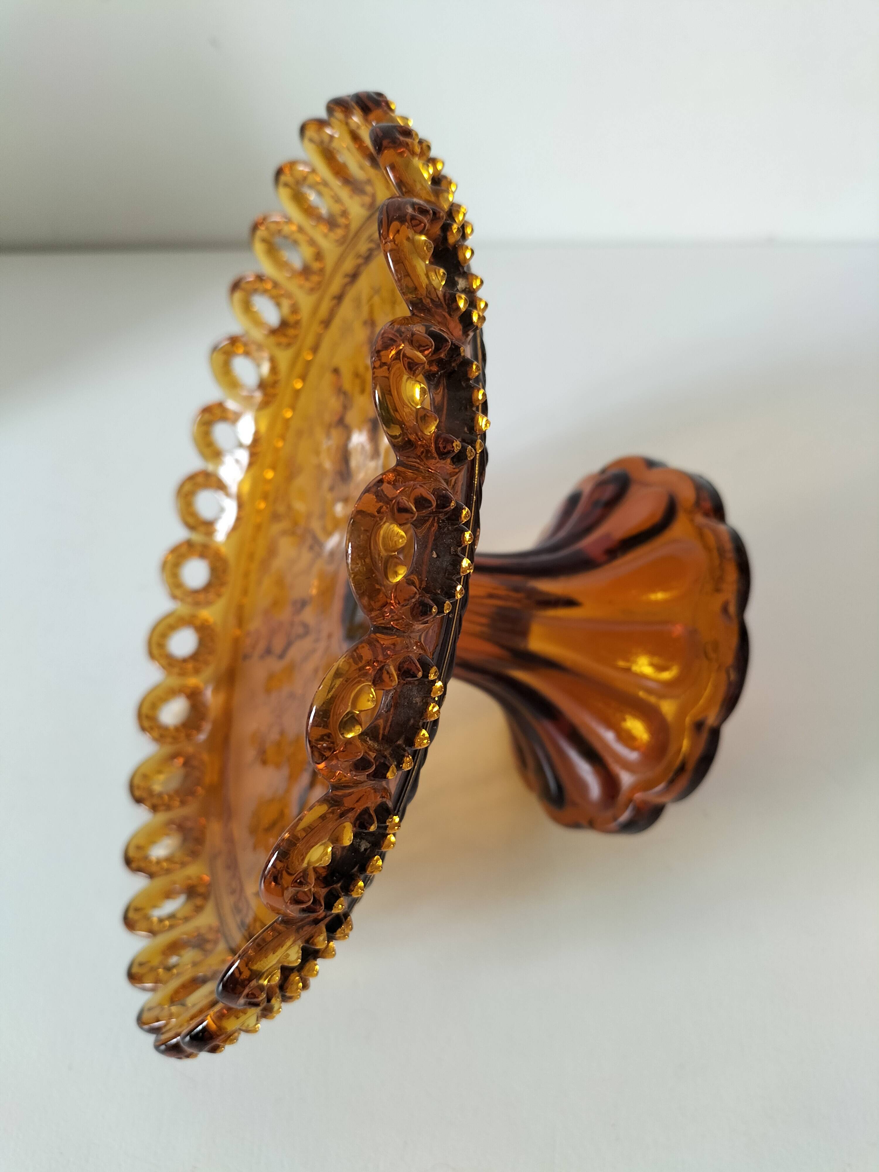 Piédouche Georges Sand verre pressé ambré, Portieux, fin 19ème