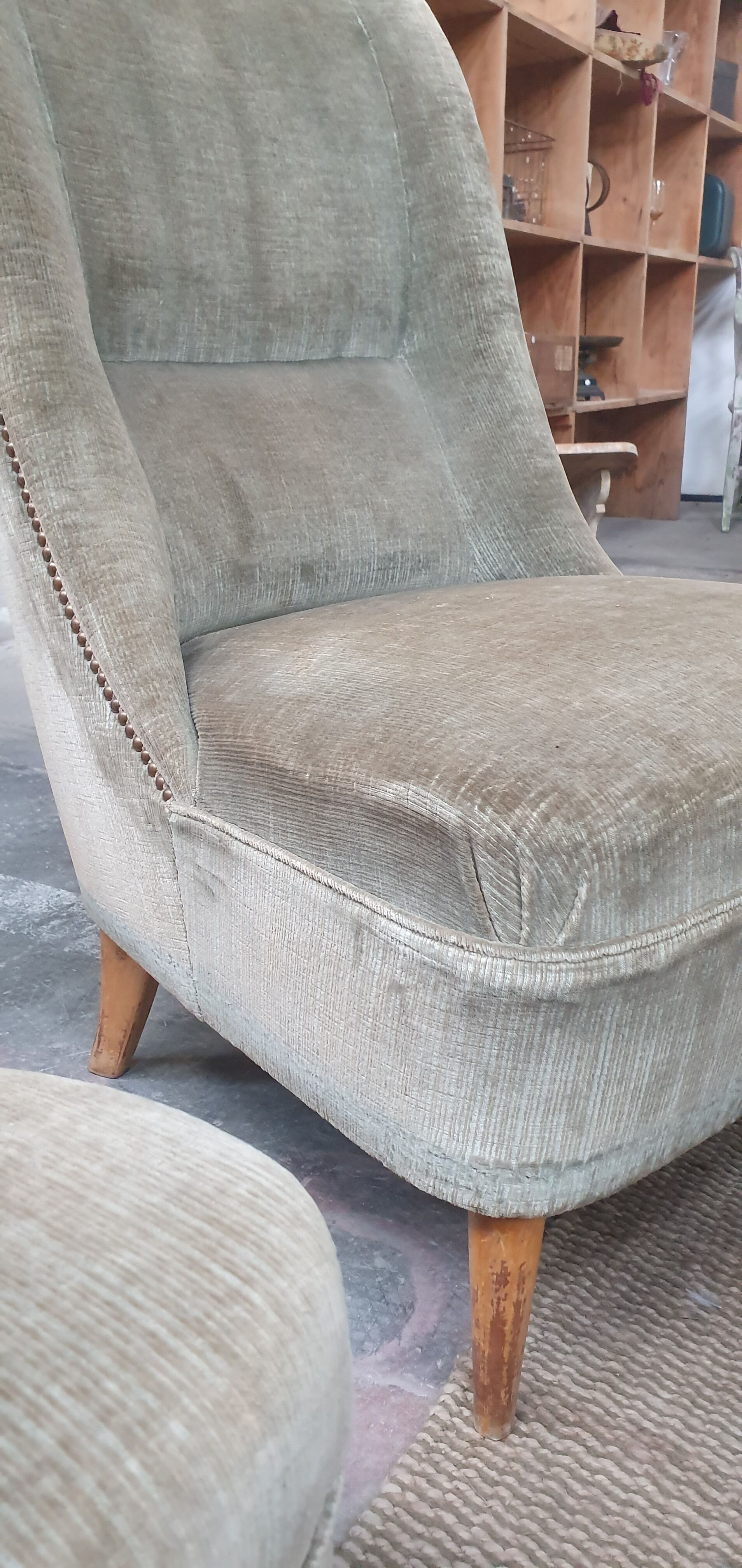 Paire de fauteuils velours anciens