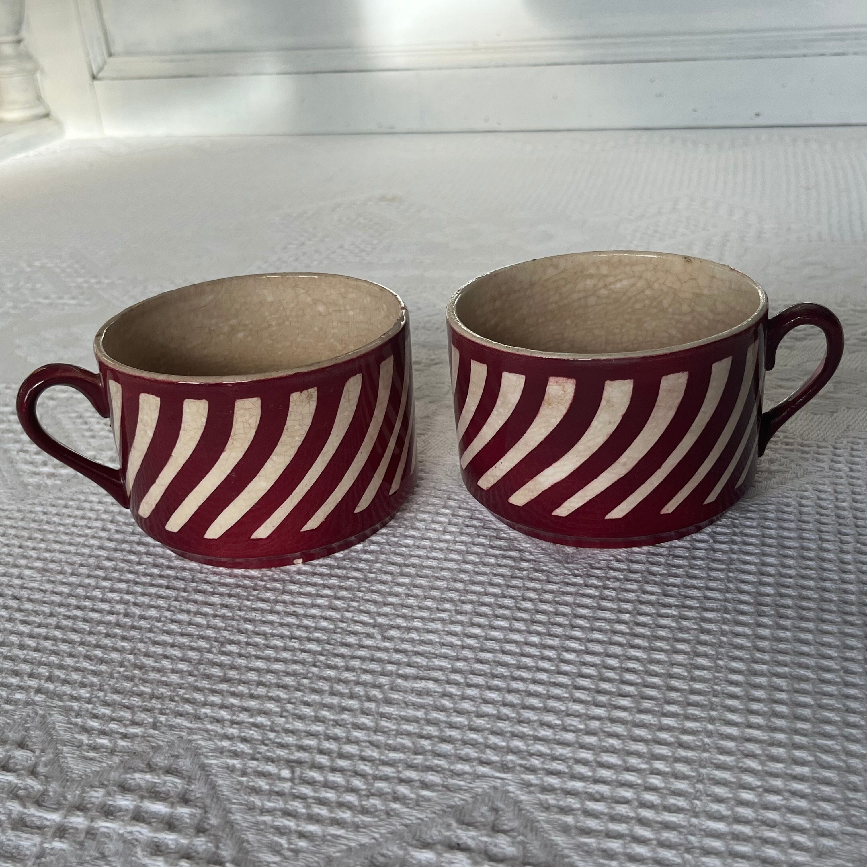 2 cups Creil and Montereau