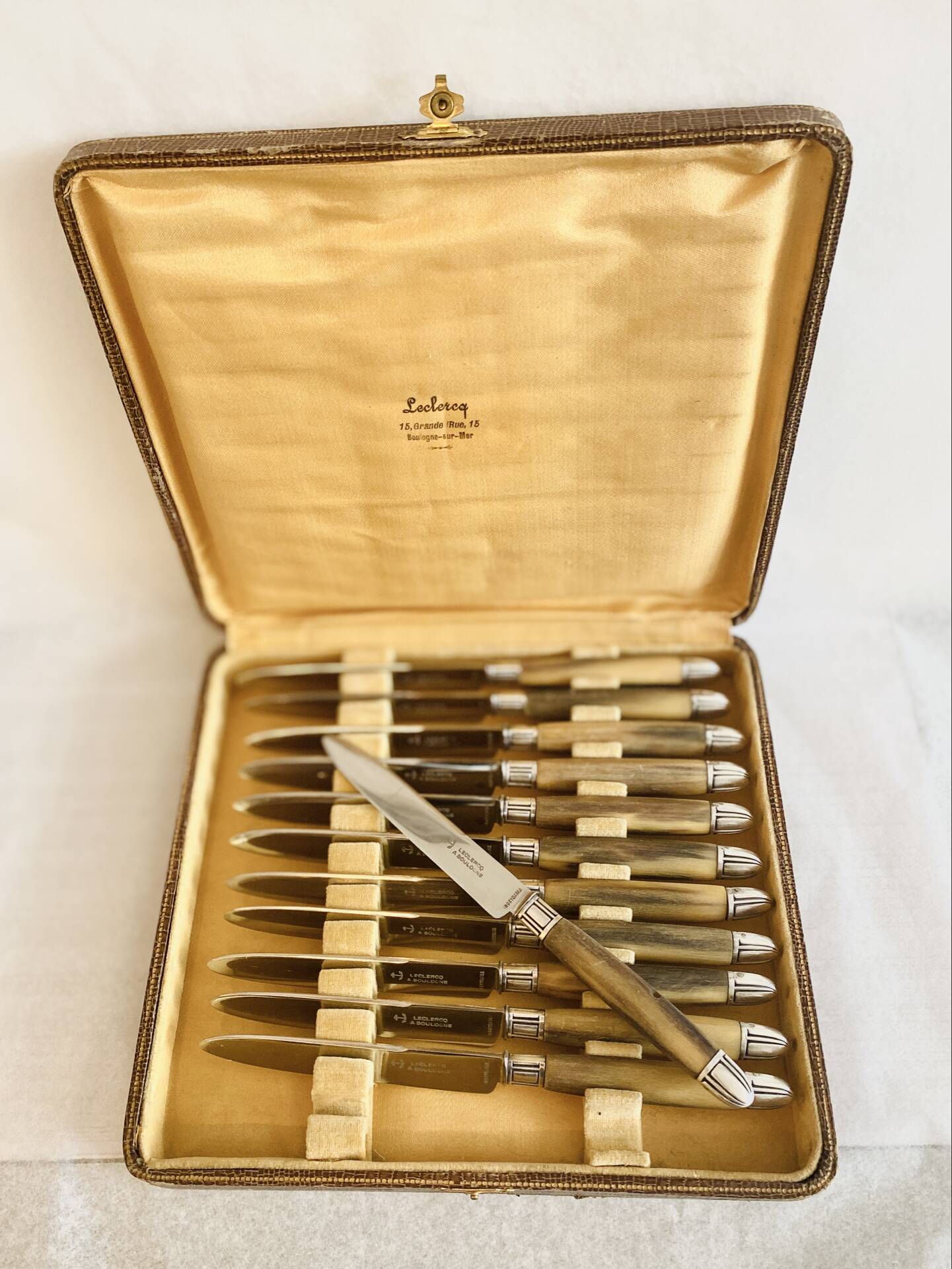 Coffret 12 couteaux de table art déco - Leclercq à Boulogne-sur-Mer