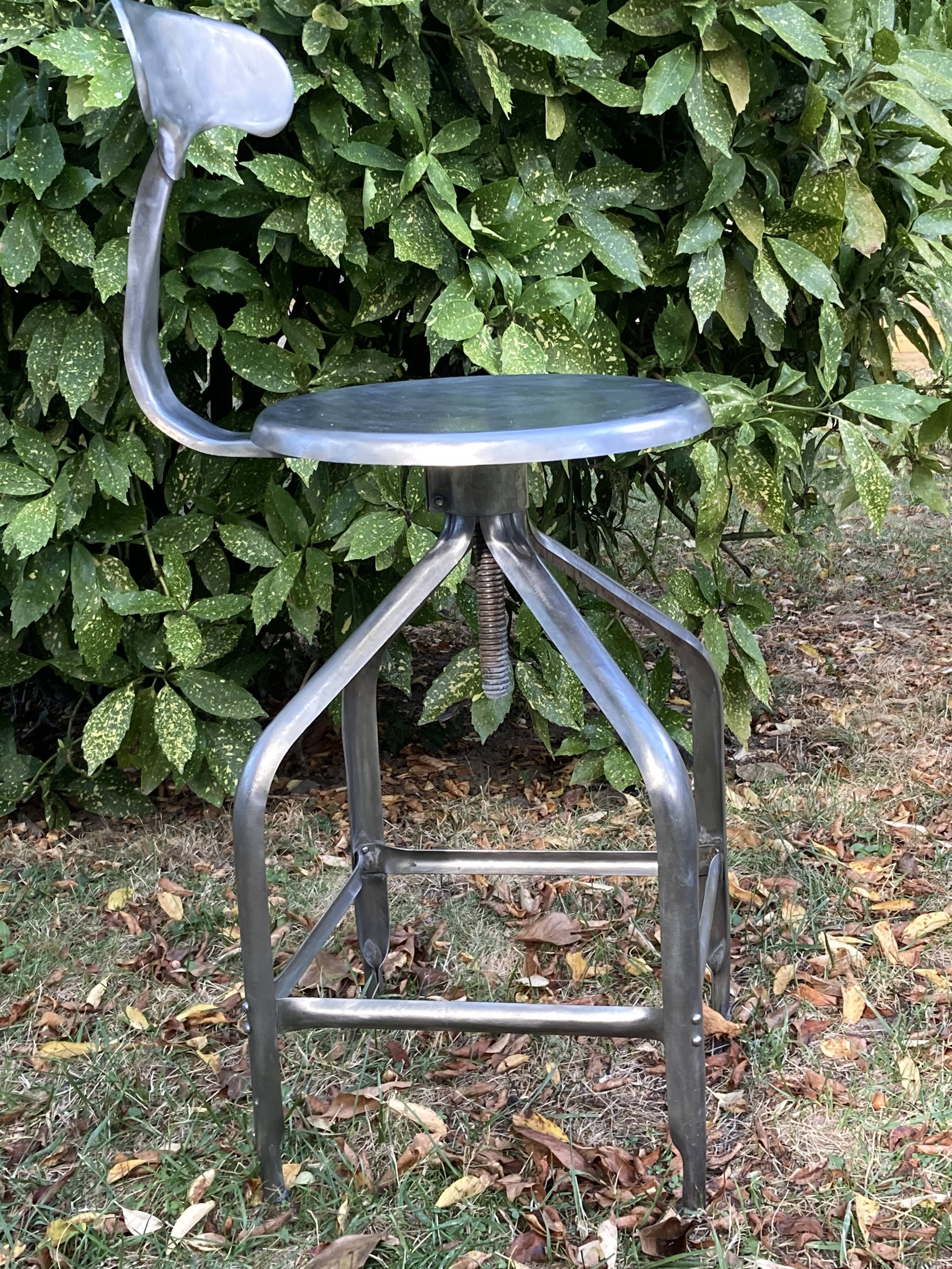 Nicolle workshop chair