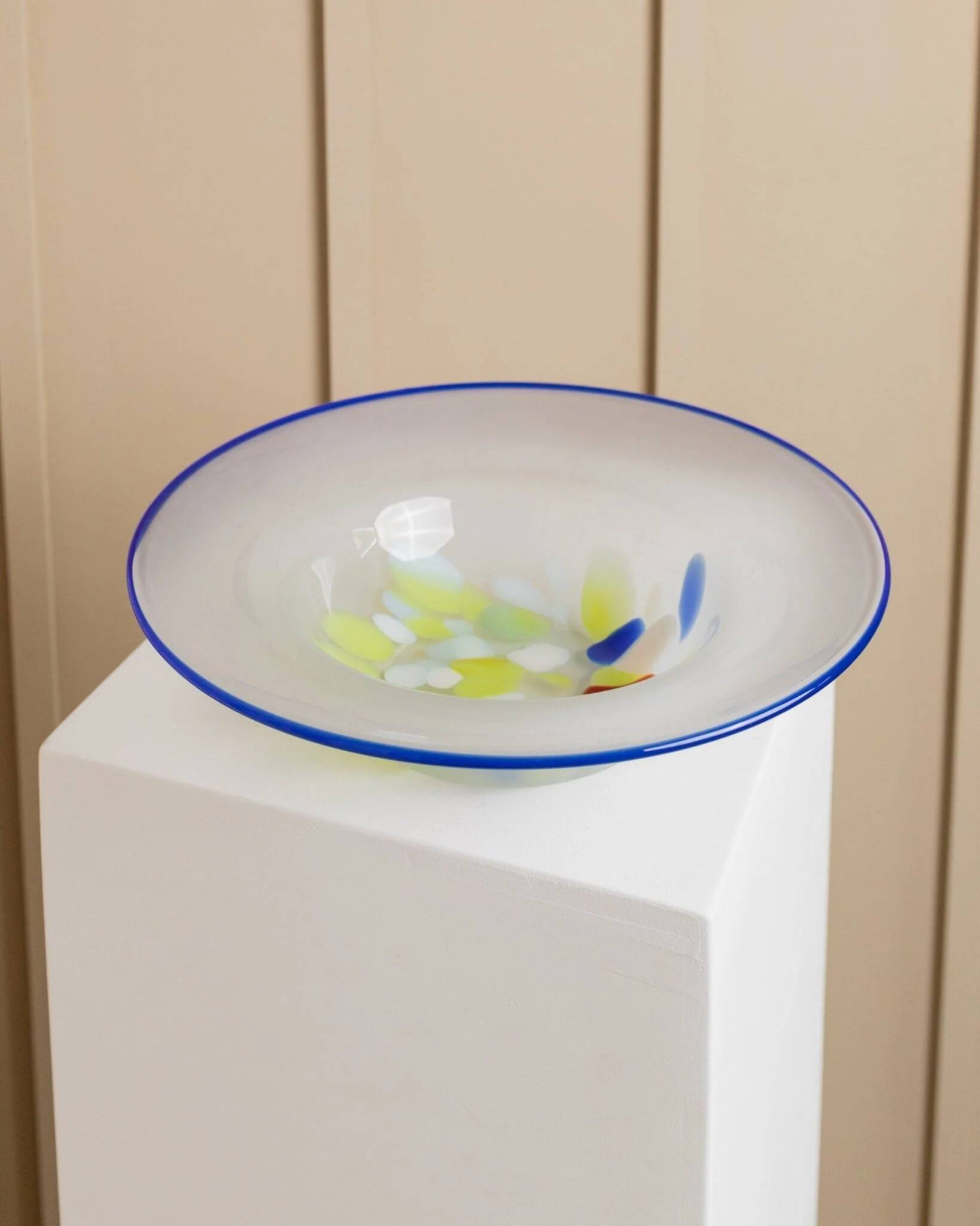 XL Vintage Murano Glass Bowl with Blue Rim and Multicolor Dots – Mouth-Blown Italian Glass, 1980s Pop Art