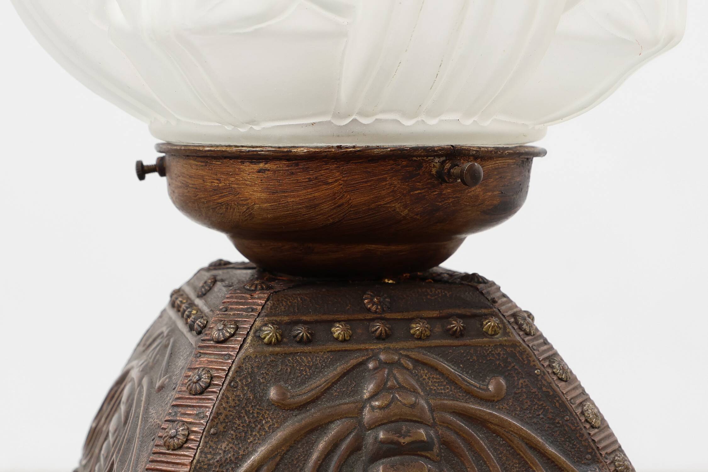 Art Nouveau floorlamp in hammered copper with frosted glass hood, Belgium