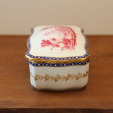 Porcelain box with 18th century Decoration Richard Ginori