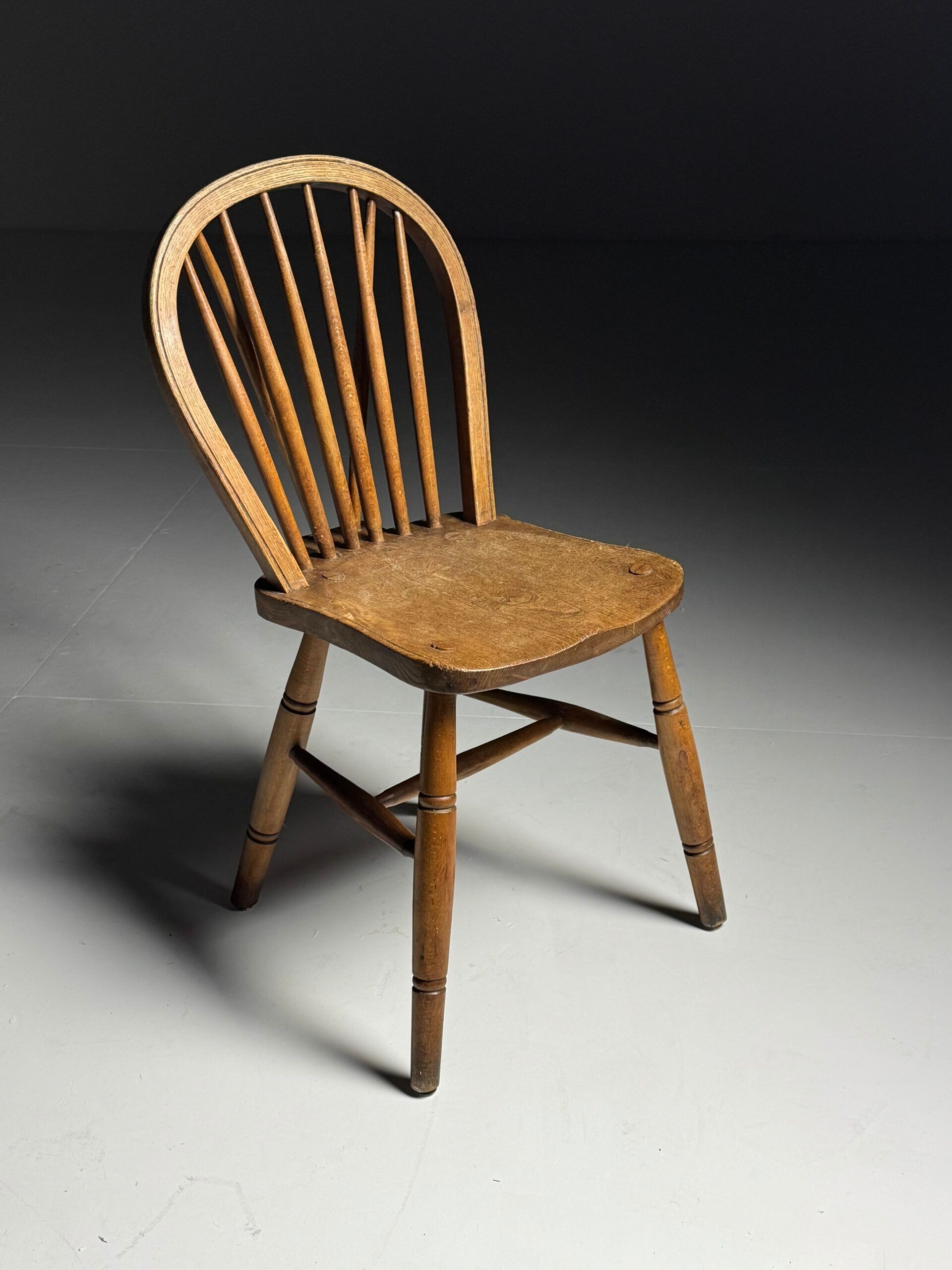 Set of 2 Windsor chairs
