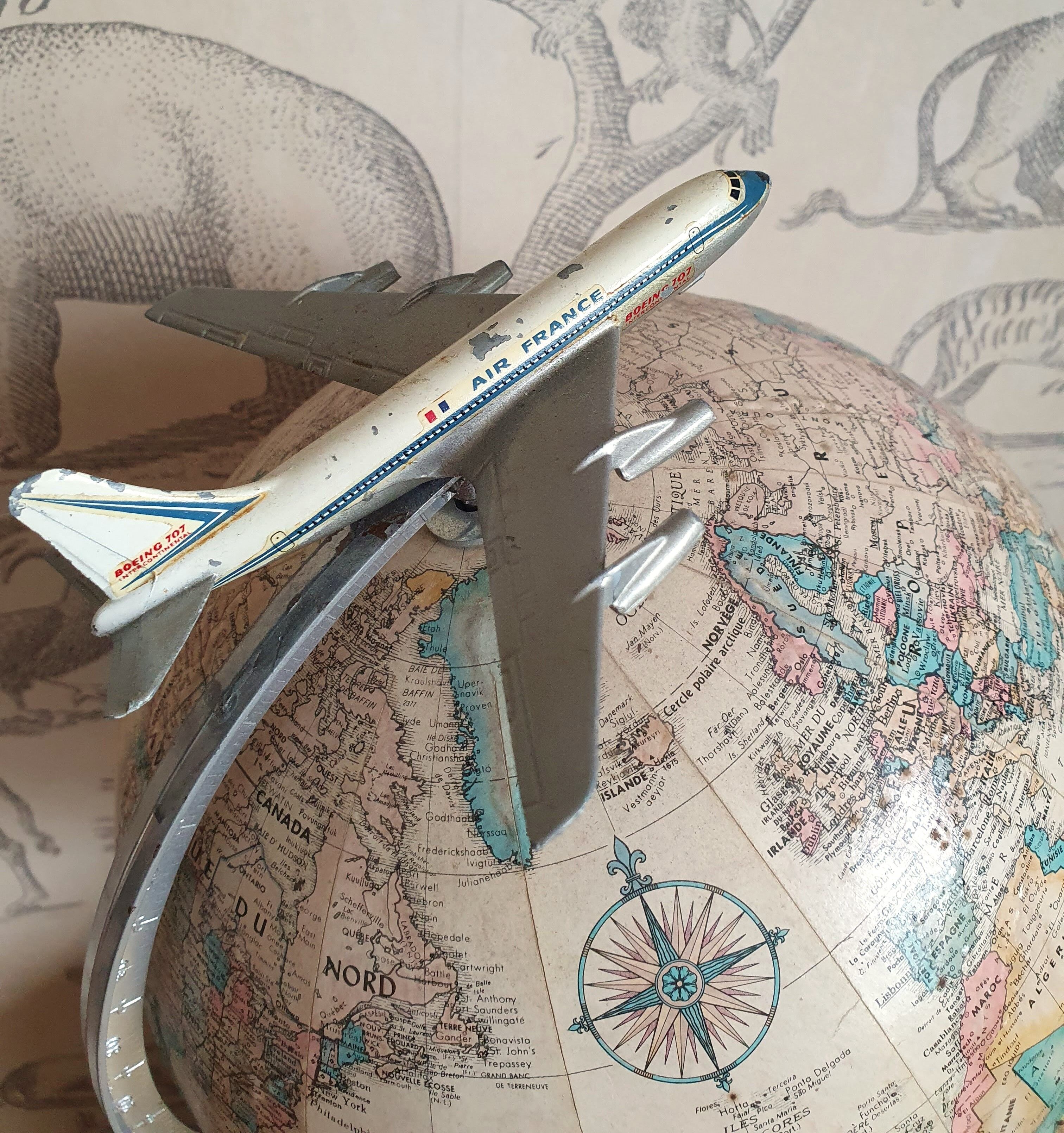 Globe map made in USA Boeing 707