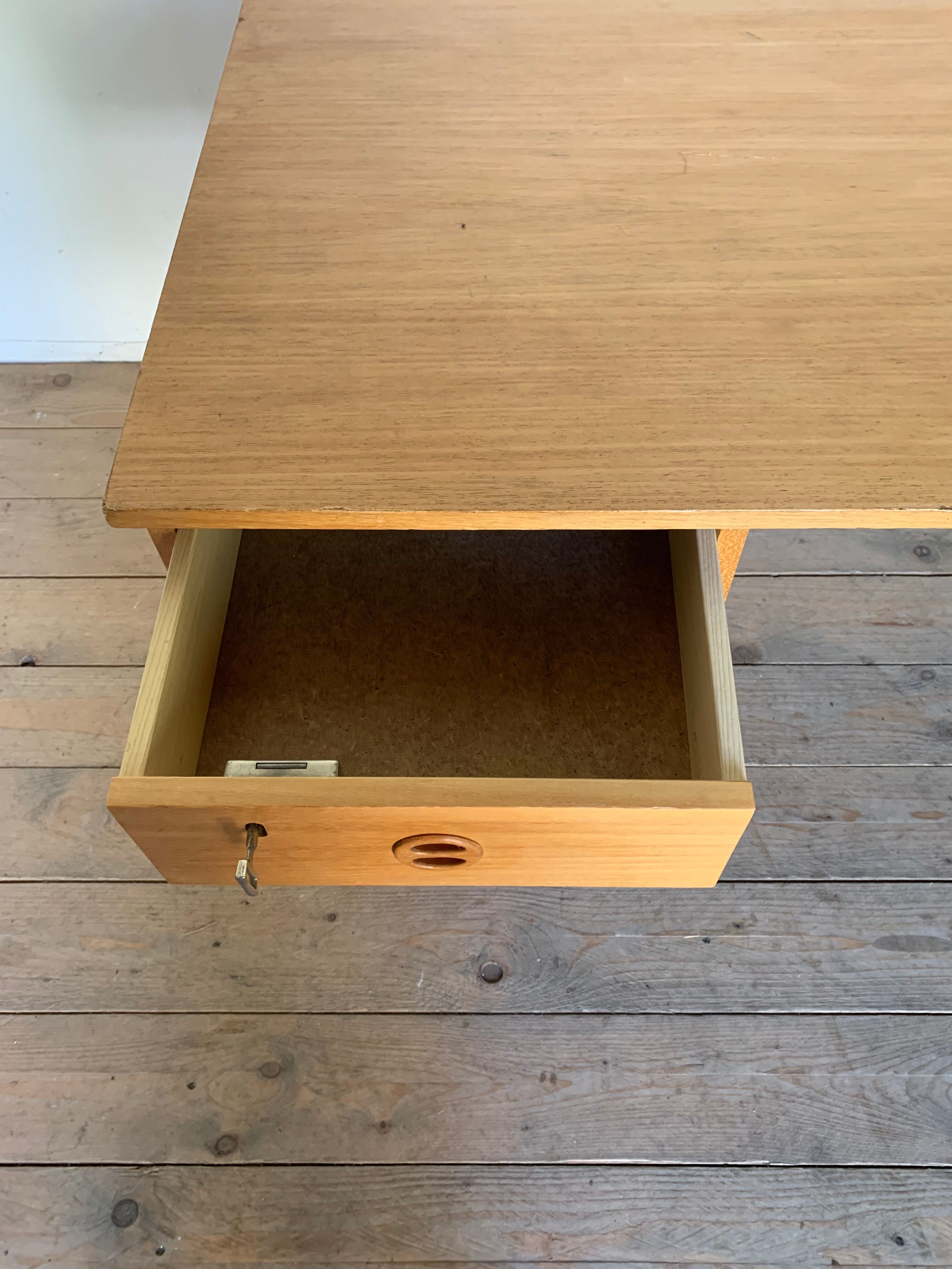 Bureau vintage