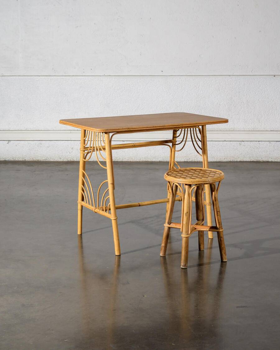Wood and rattan desk and its seat