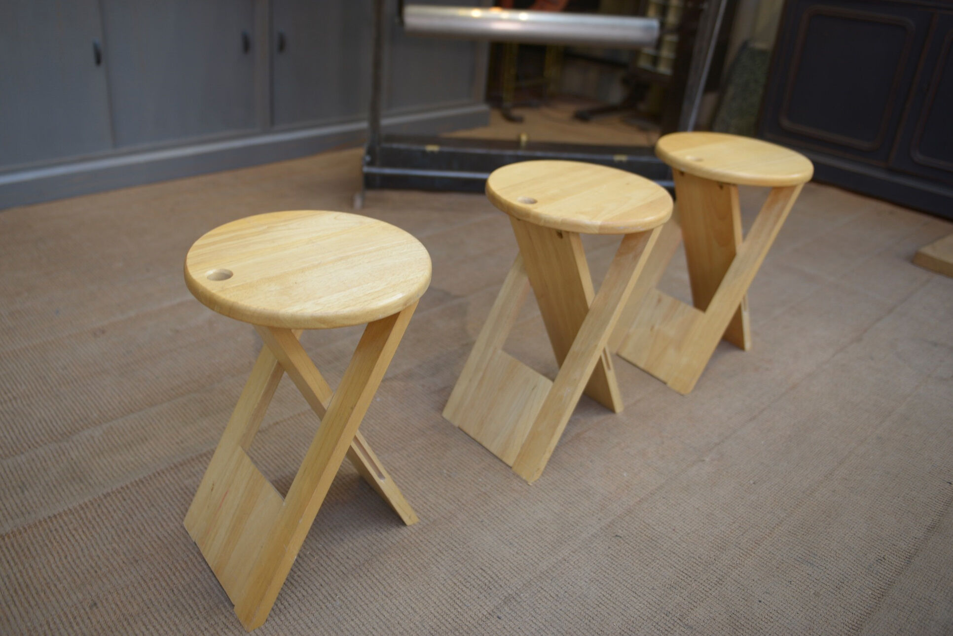 4 tabourets design pliants Adrian Reed, modèle Suzy