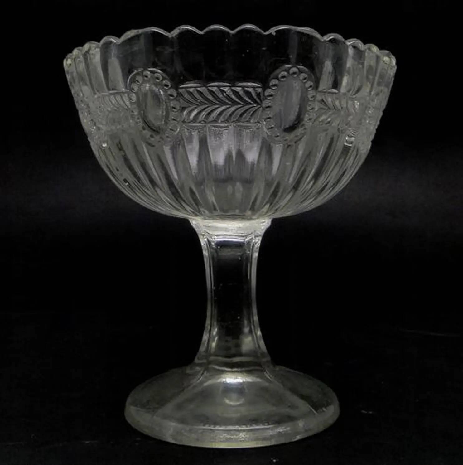 Basket-shaped pressed glass sugar bowl, Ząbkowice, Poland, 1970s
