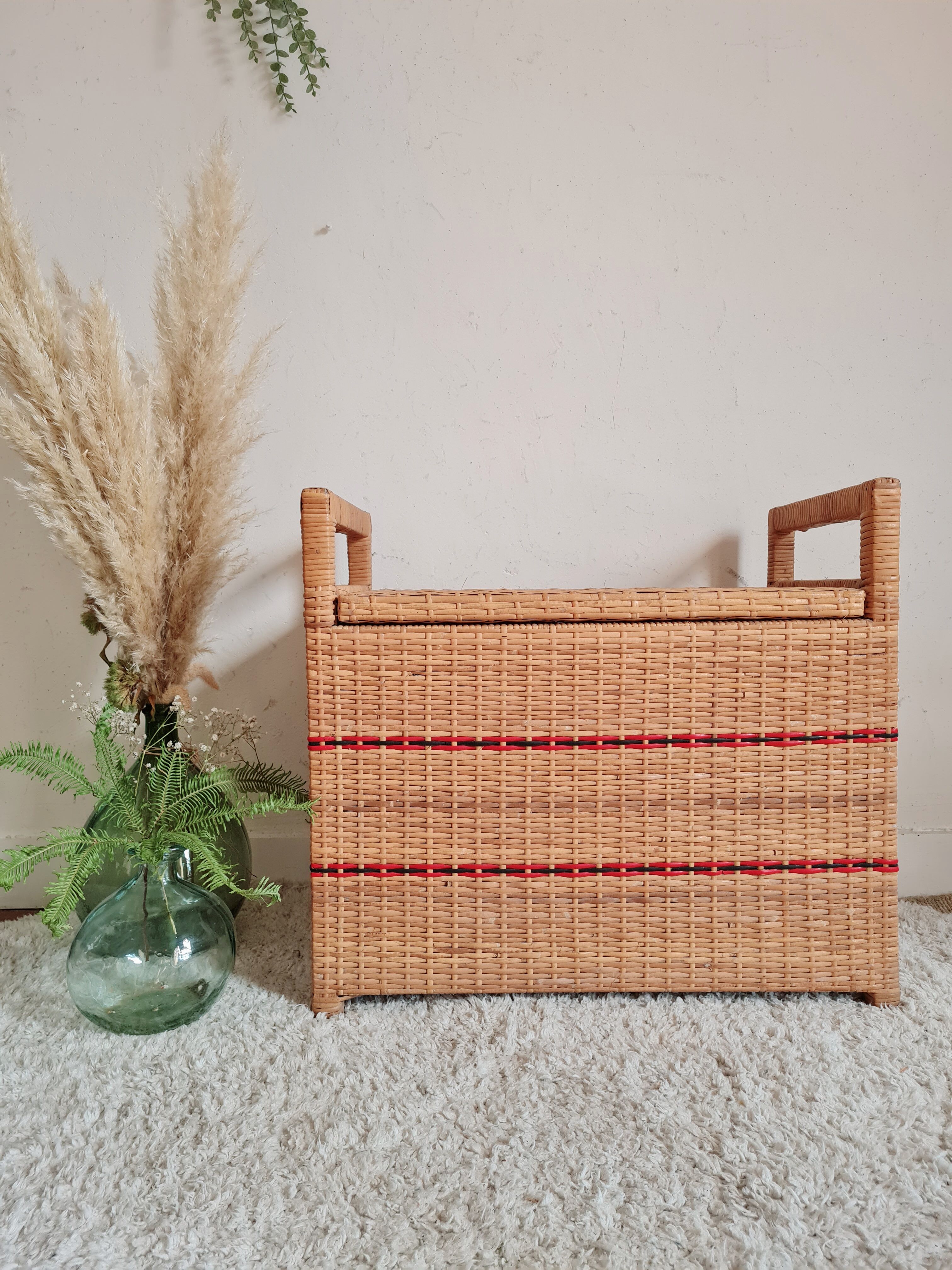Retro rattan chest bench