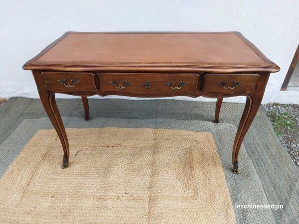 bureau style Louis XV en bois, plateau en cuir marron