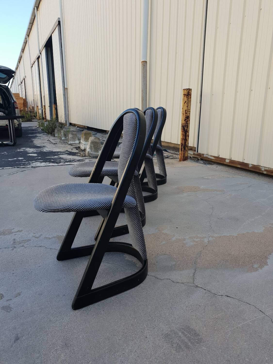 Série de 4 chaises design 1970