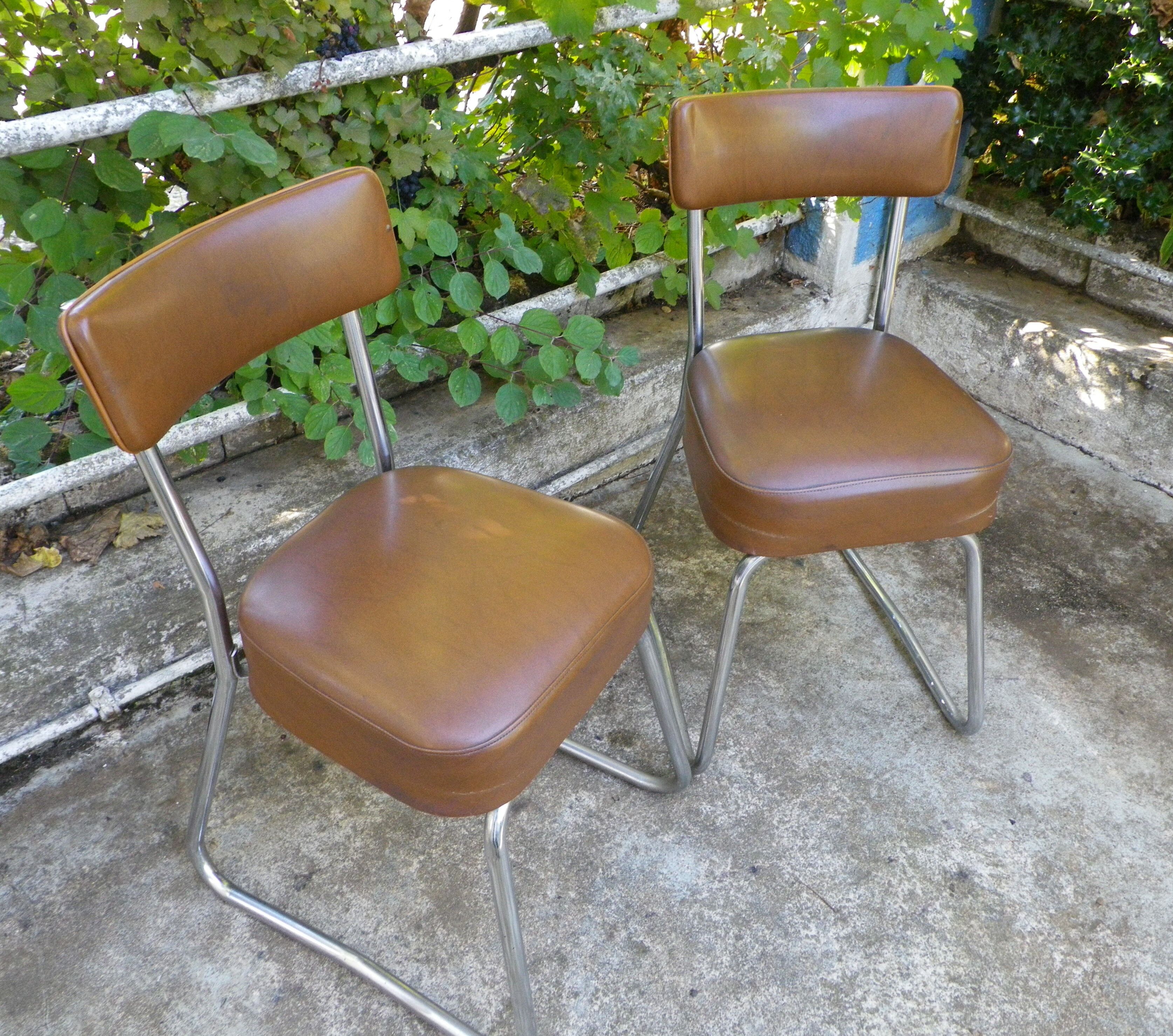 Lot of 2 chairs 60/70