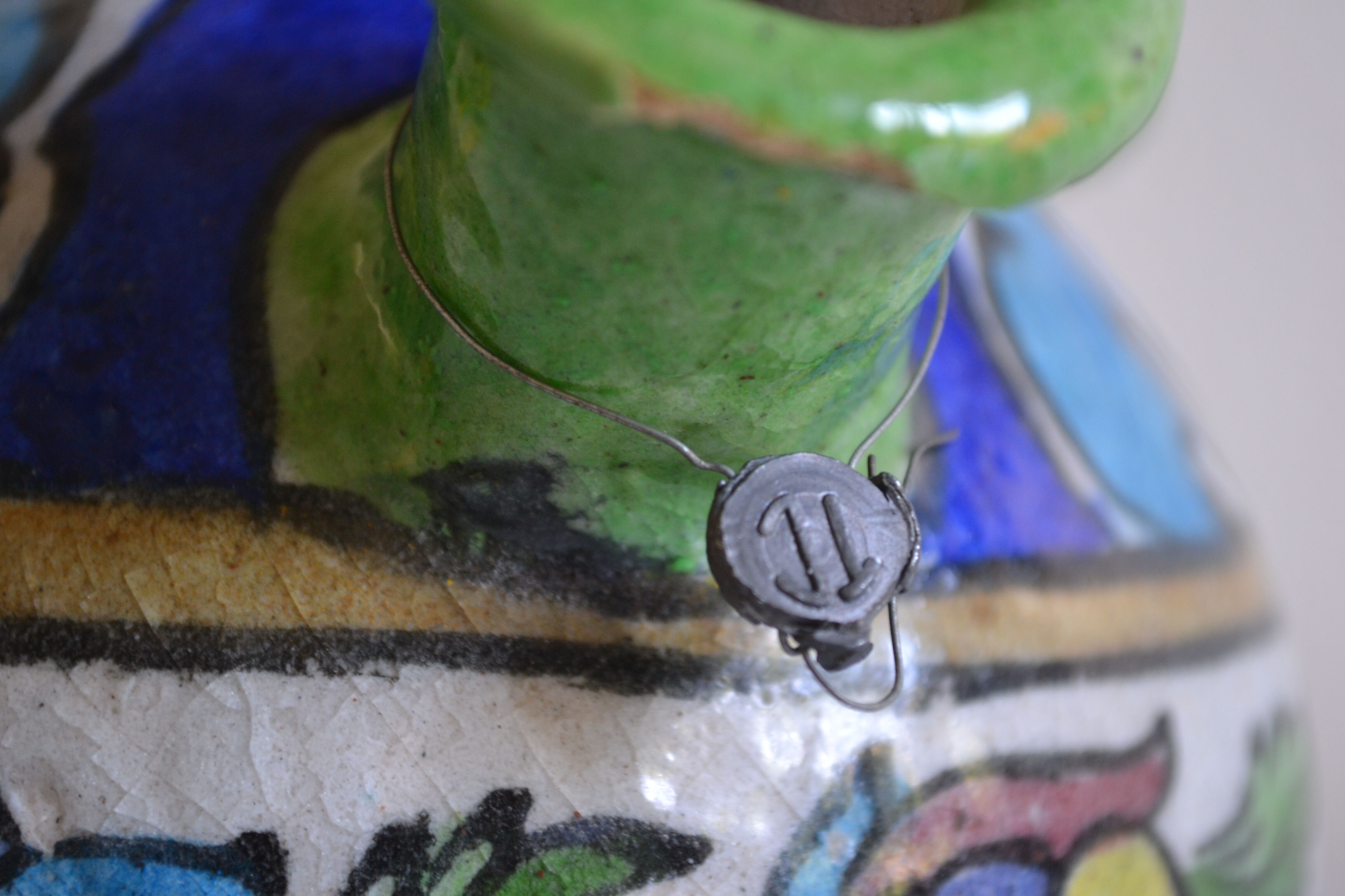 Vase in ceramic ottoman Iznik