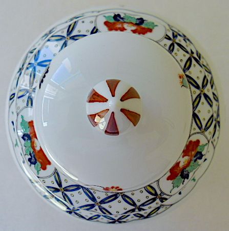 Baluster vase covered in porcelain by Coquet house in Limoges and decorated in Chantilly