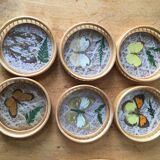 6 under glasses and its tray