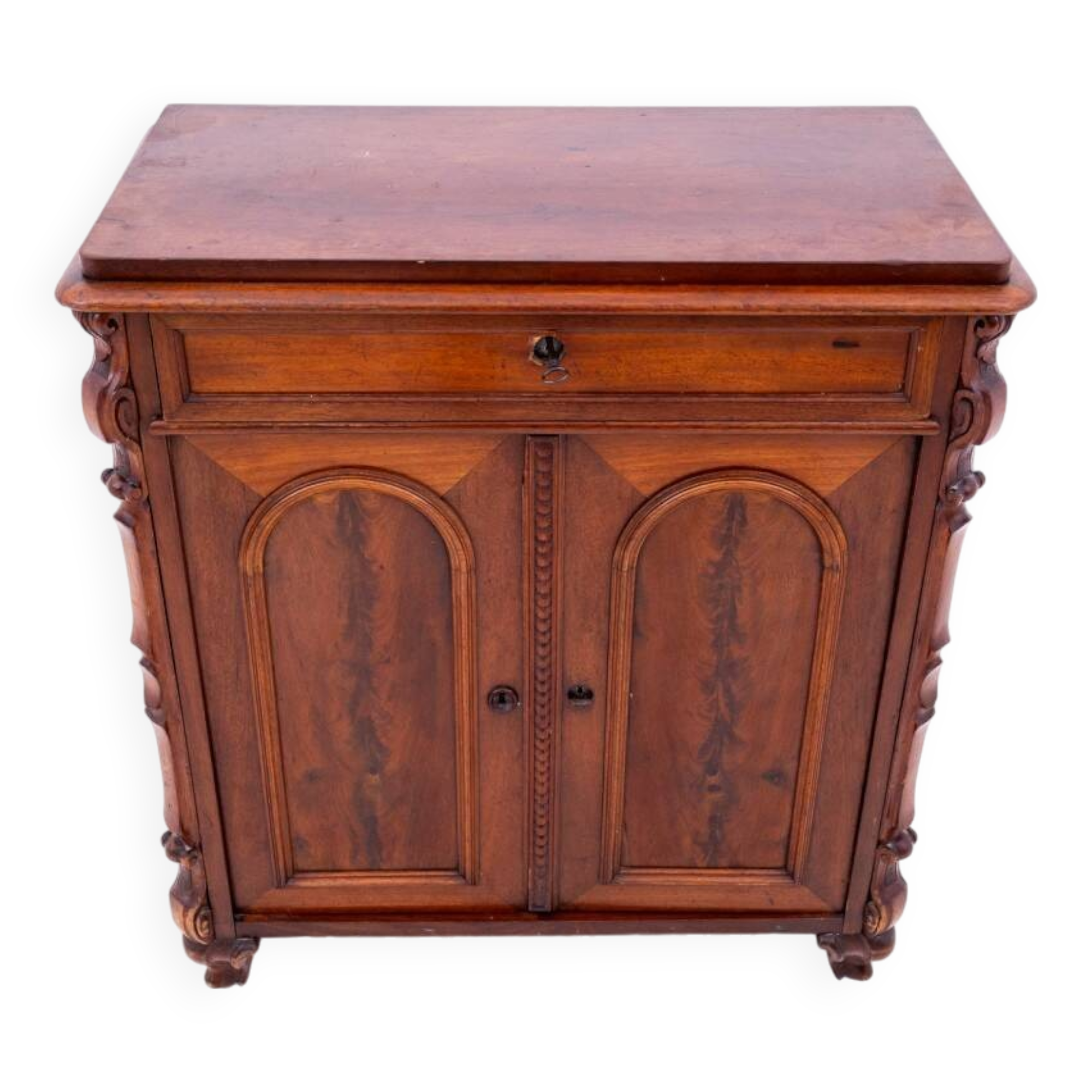 Commode, Europe du Nord, vers 1890.