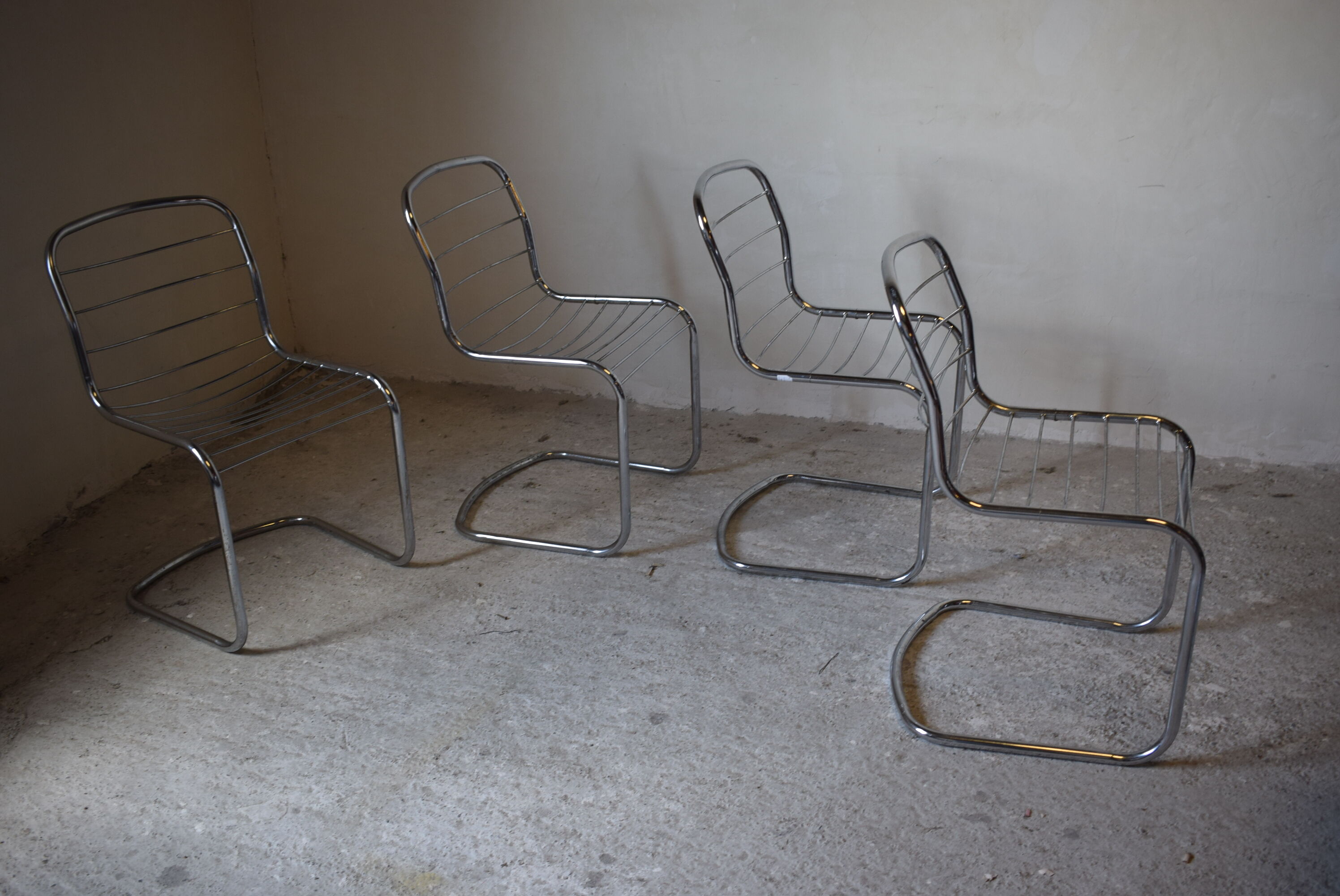Series of 4 chairs Cidue 1970