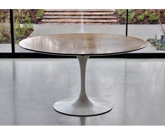 Tulip Dining Table By Eero Saarinen For, Saarinen Round Table