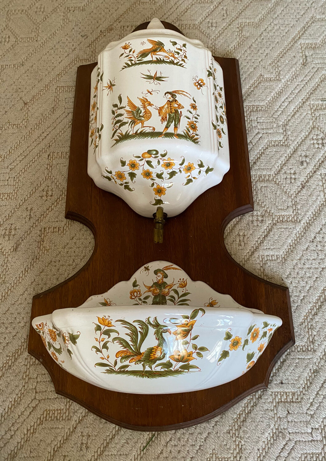 Earthenware wall fountain from Moustiers