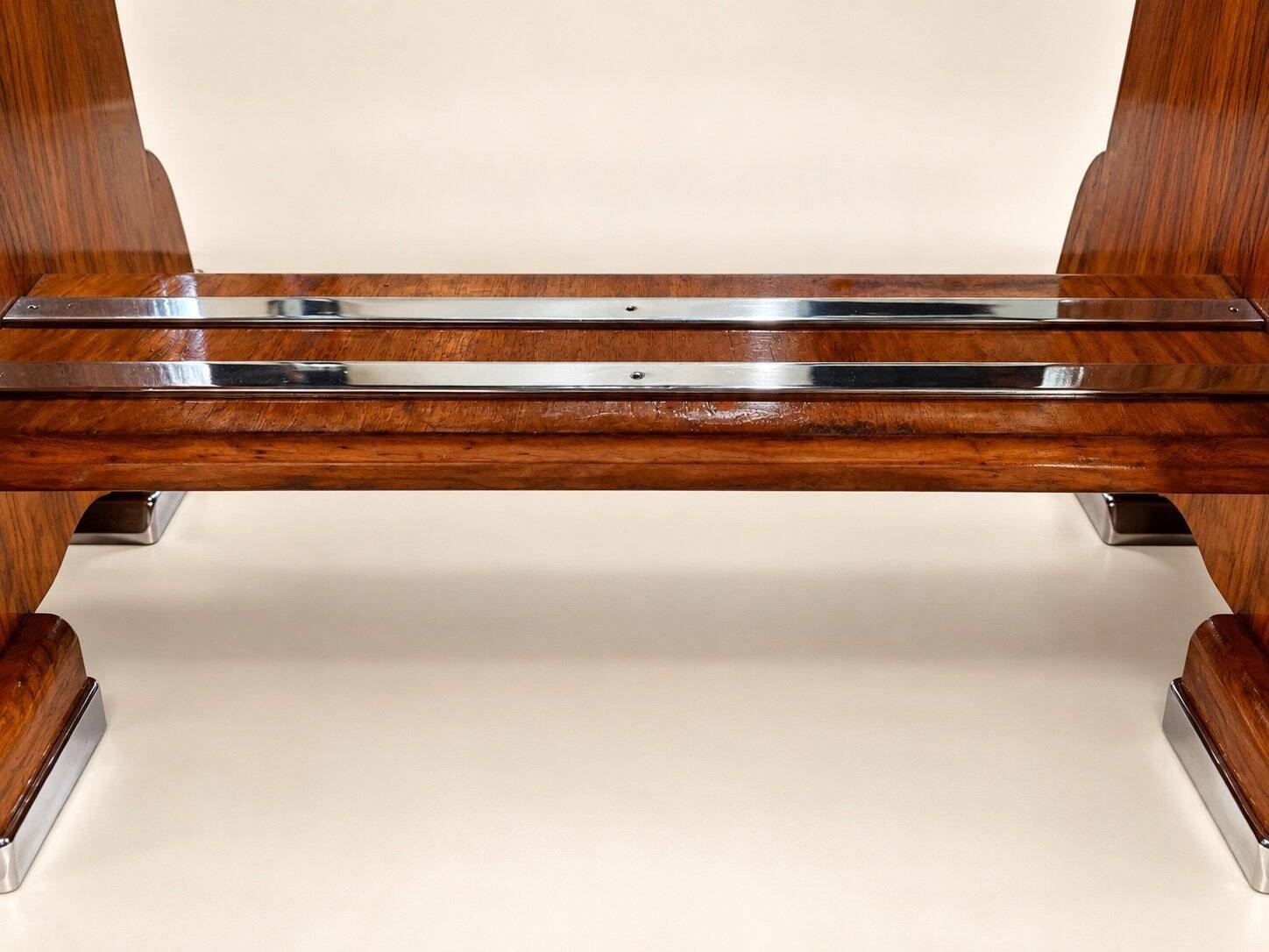 Table extensible Art Déco – Placage ronce de noyer & métal chromé – Années