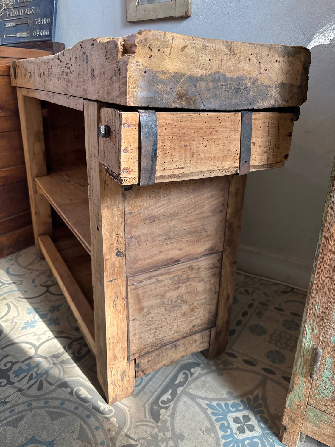 Carpenter's workbench