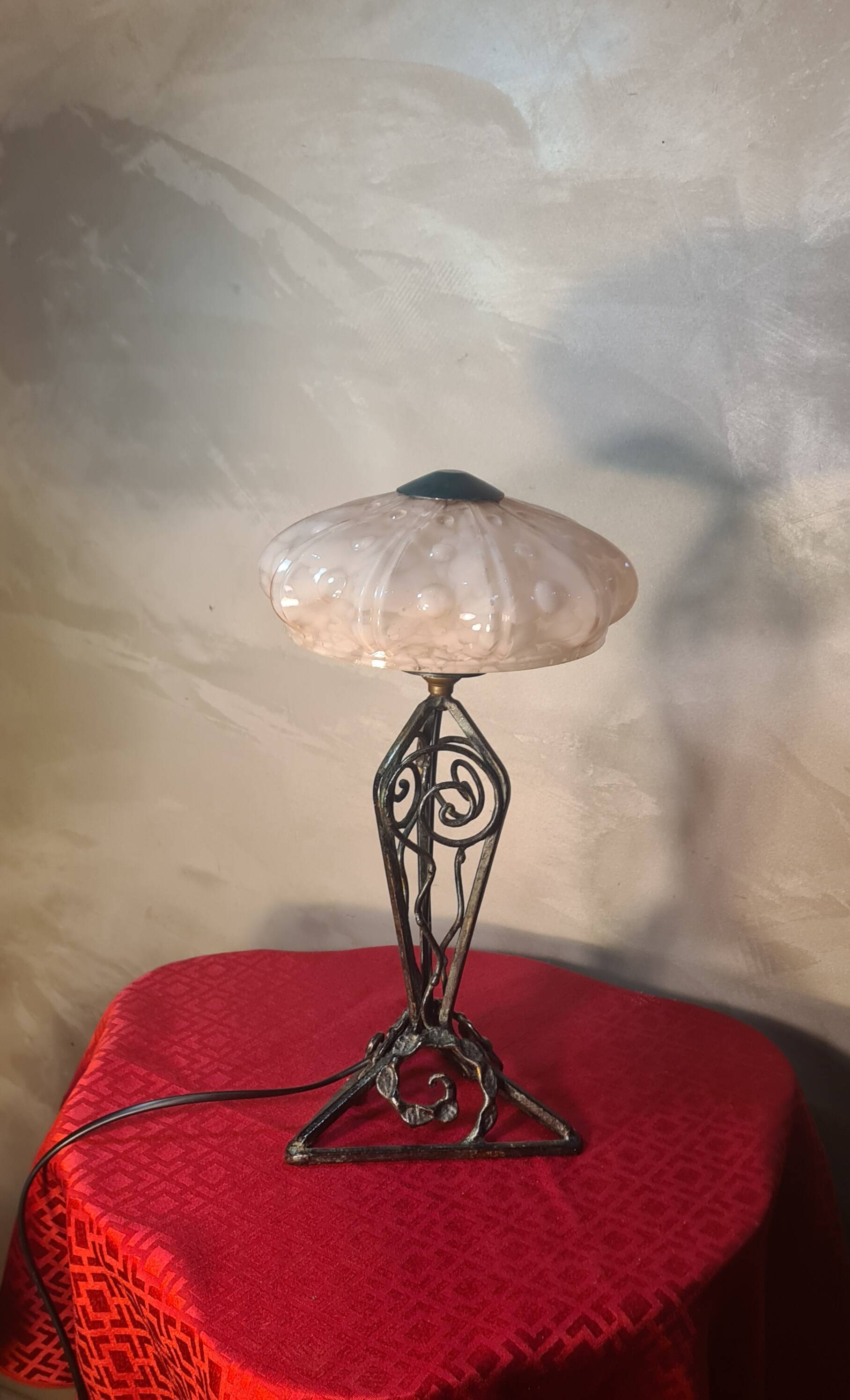 1930 wrought iron lamp, opaline lampshade, Clichy, very beautiful, 39x20