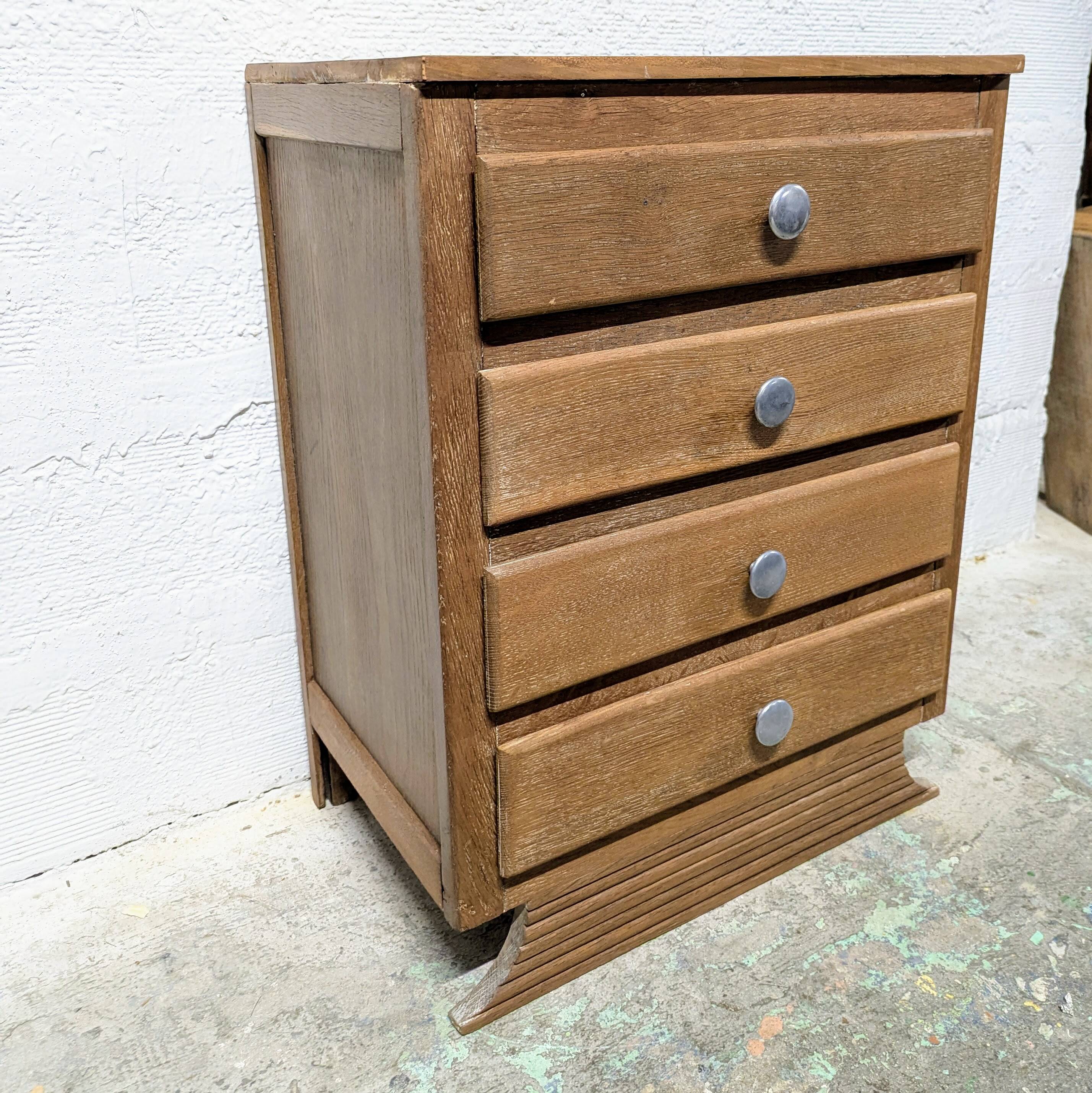 Small chest of drawers with 4 drawers