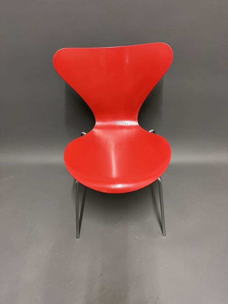 Chair by arne jacobsen