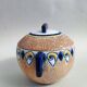 Pot amphore en porcelaine et son couvercle