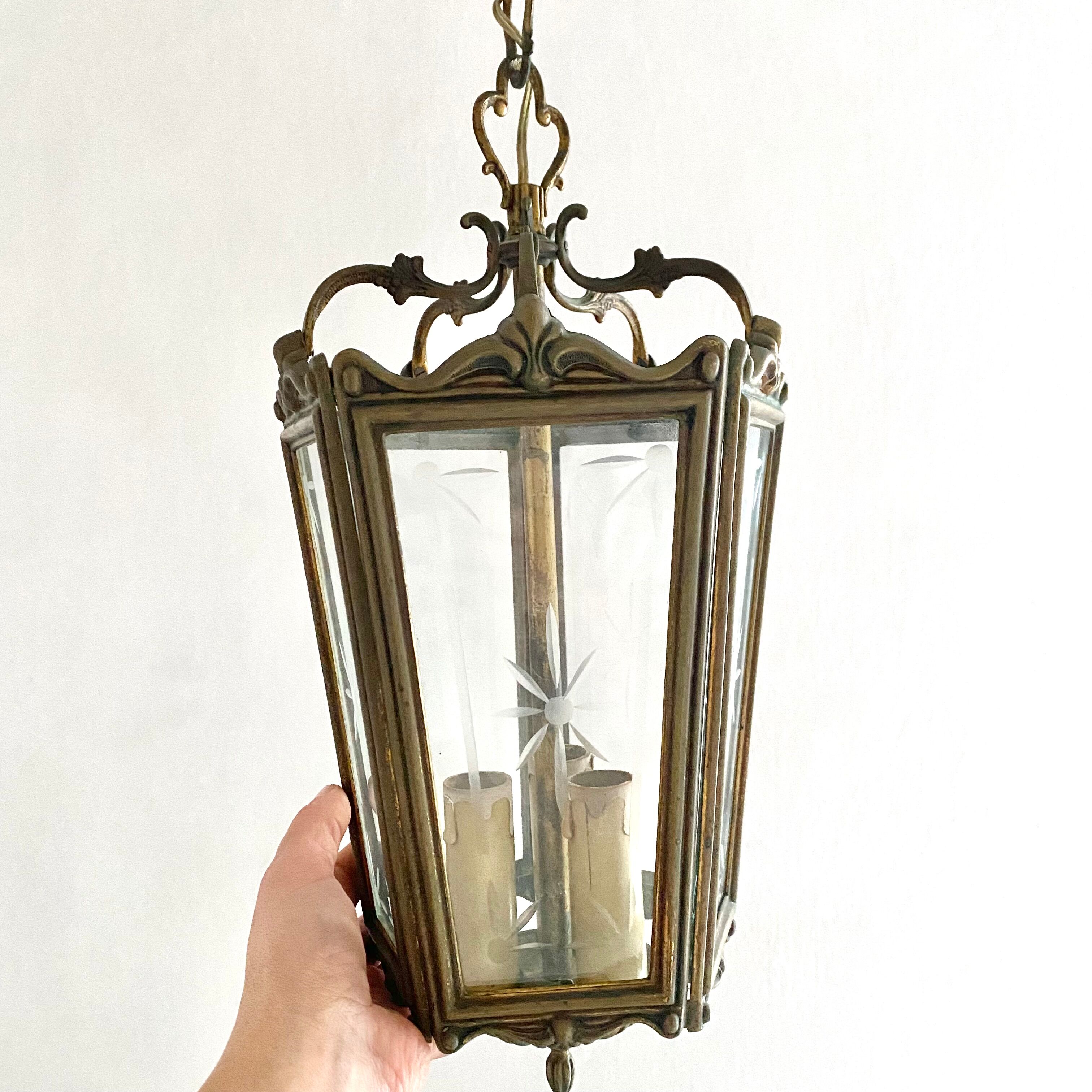 Old suspension lamp in brass and glass 3 burners